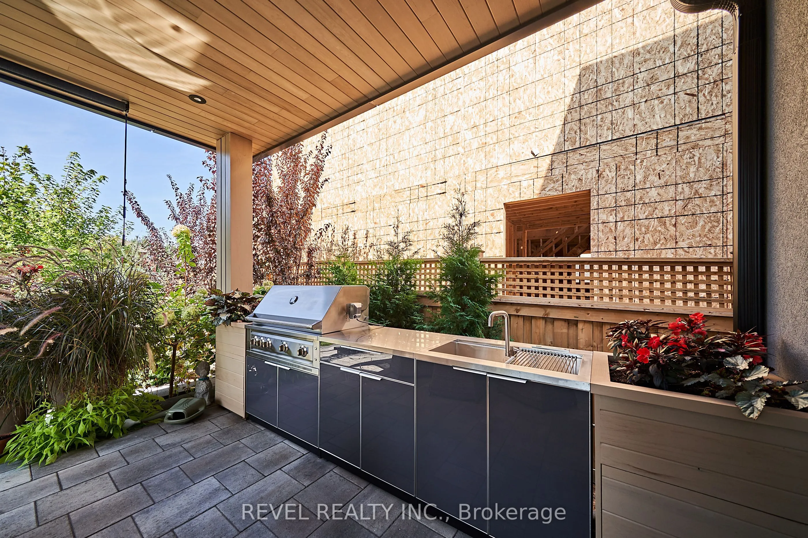 516 Poplar Avenue