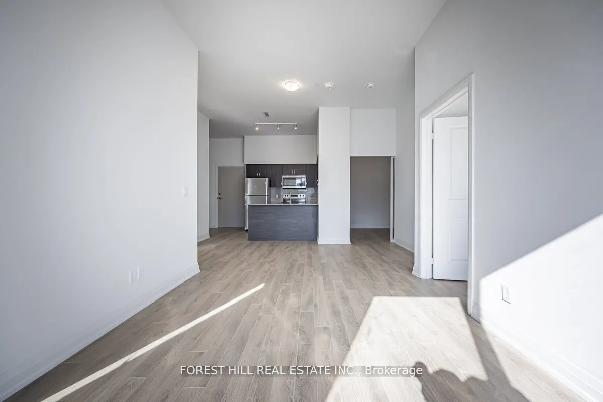10 Meadowglen Place, #105