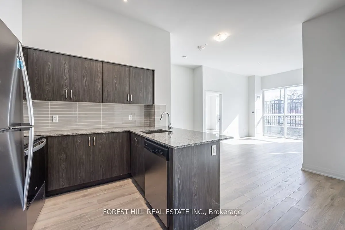 10 Meadowglen Place, #105