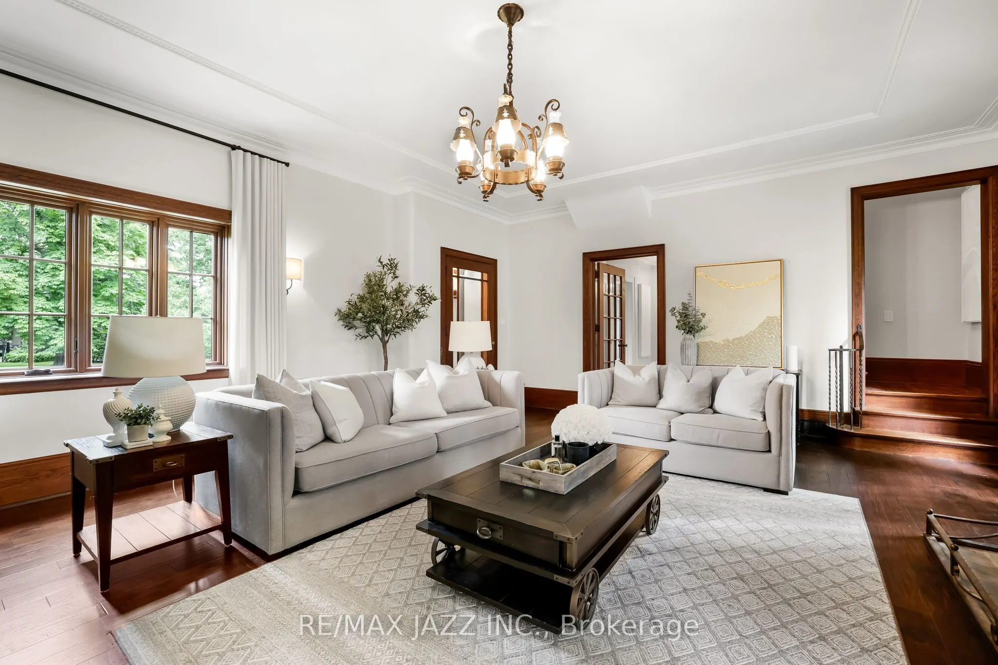 690 Bessborough Drive