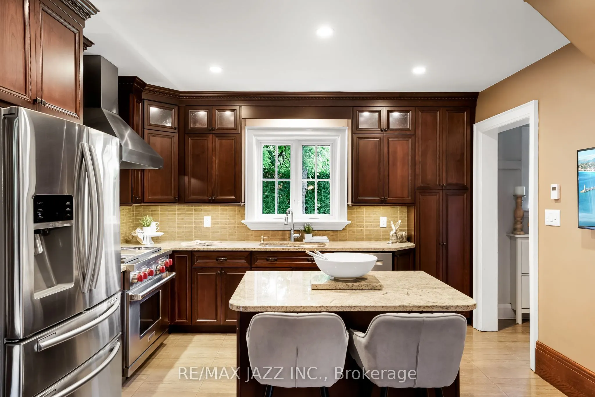690 Bessborough Drive