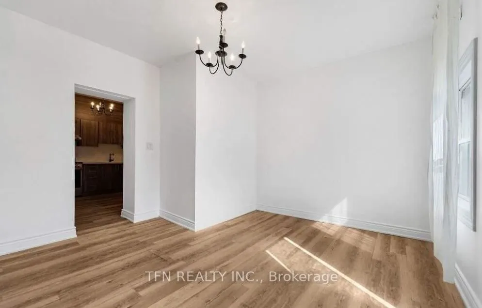 1279-1281 Gerrard Street E