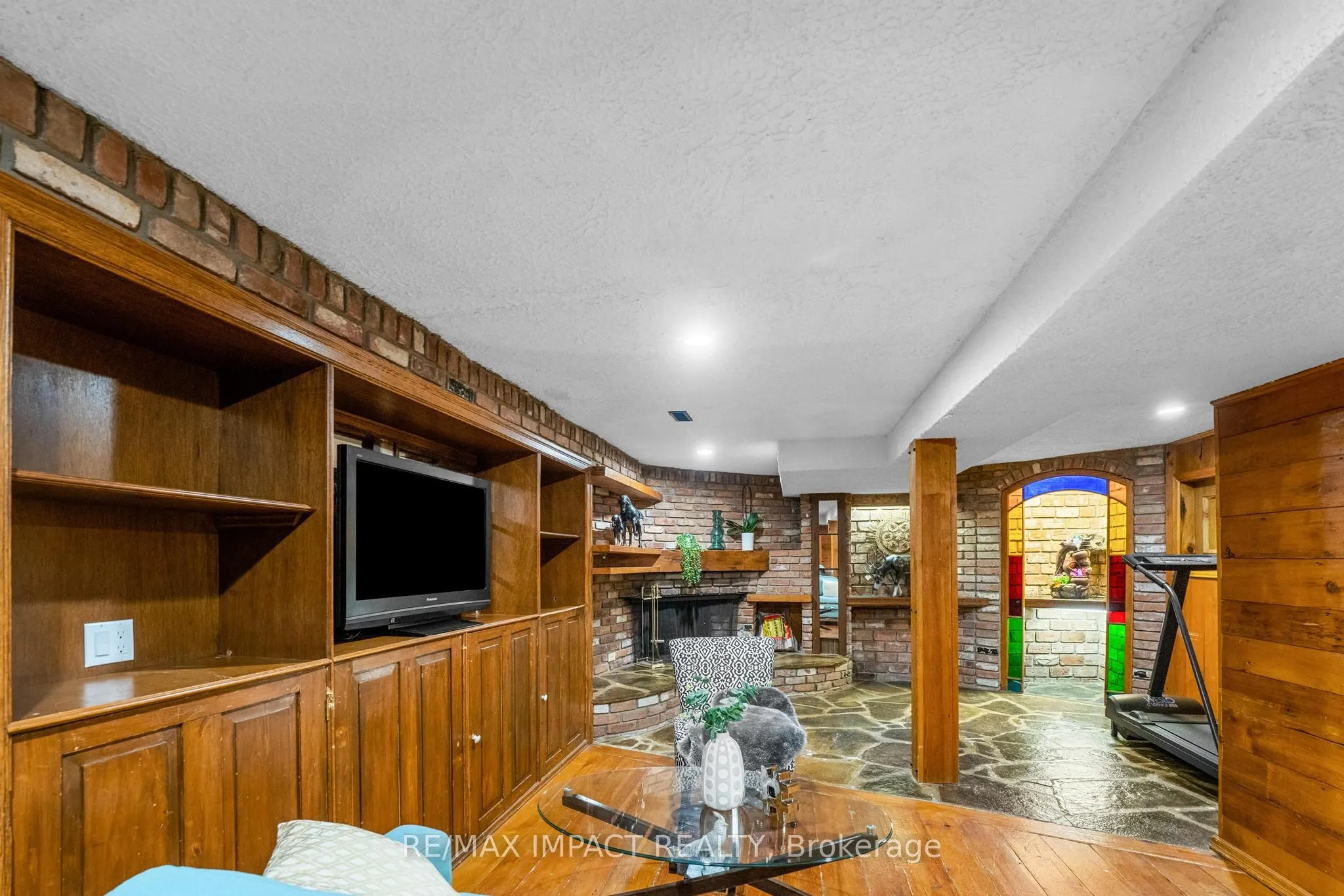 1395 Tampa Crescent