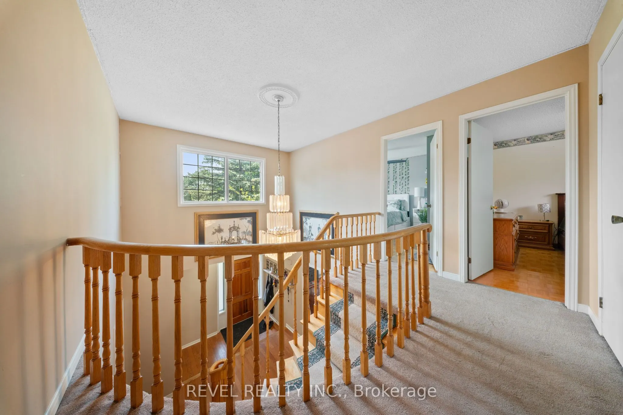 12 Robinson Crescent