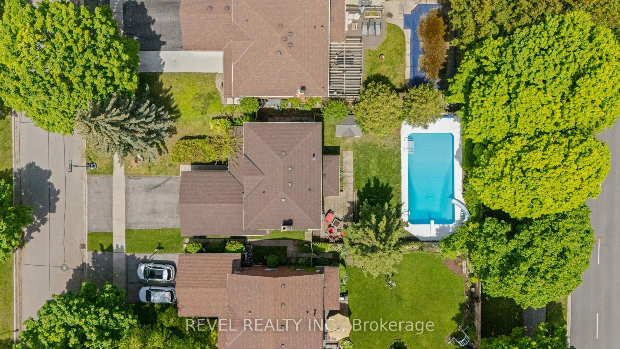 12 Robinson Crescent