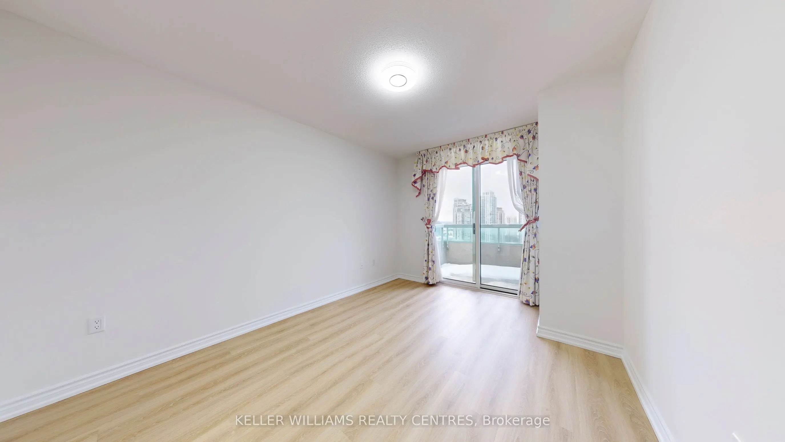 125 Omni Drive, #Ph 32