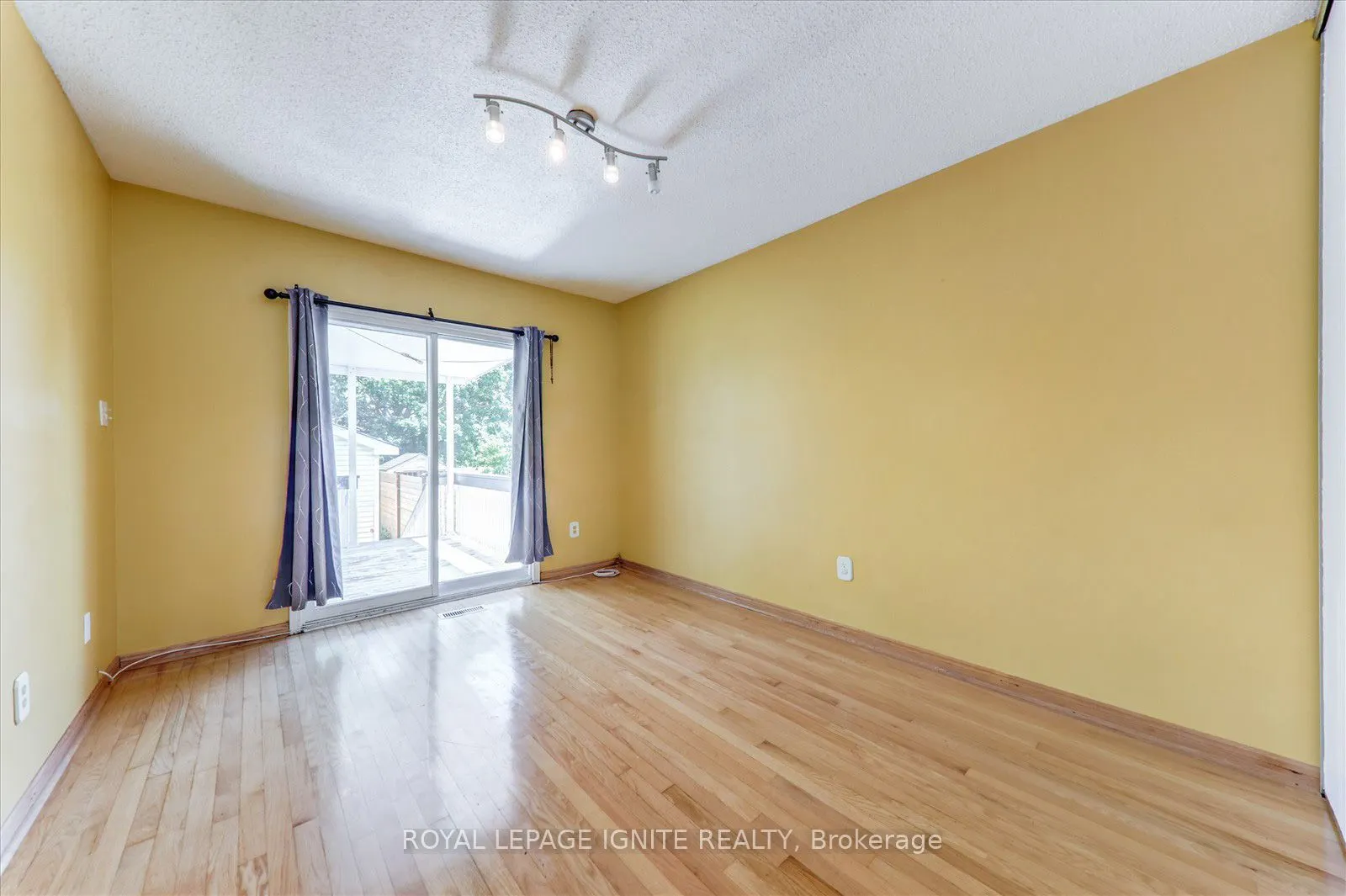 1279 Northmount Street, #Main