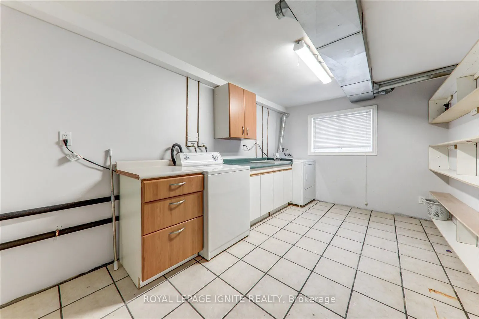 1279 Northmount Street, #Main