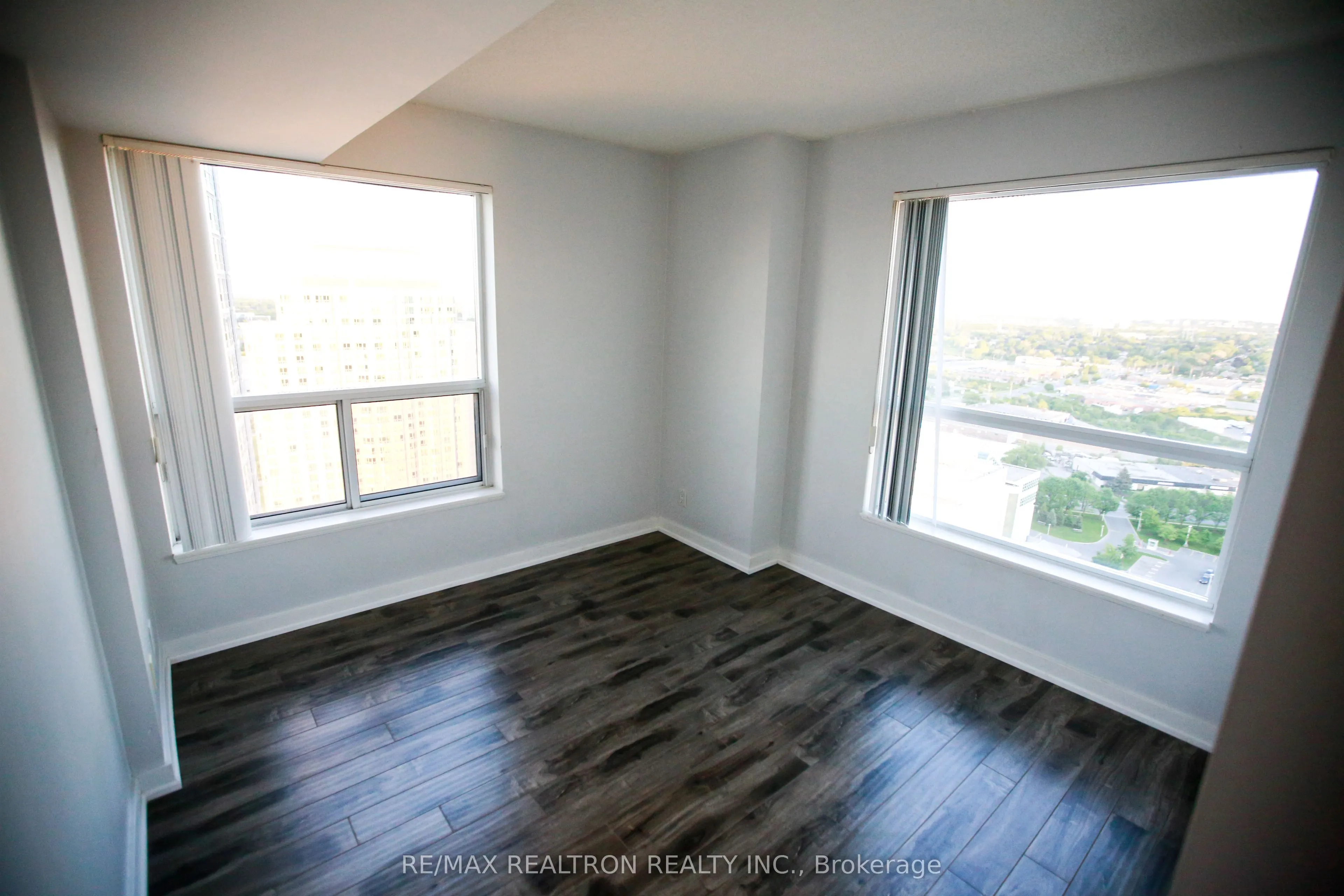 36 Lee Centre Drive, #2906