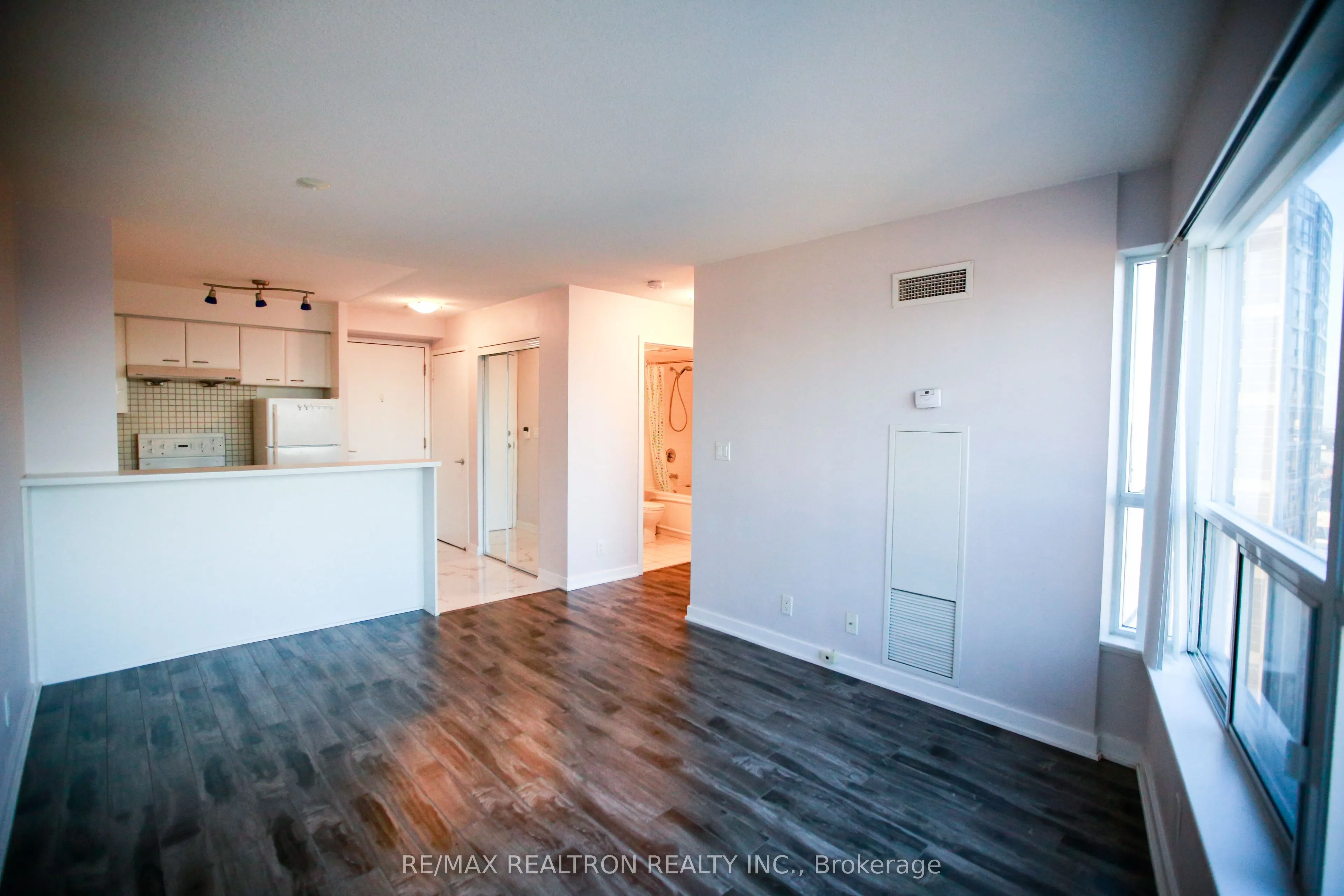 36 Lee Centre Drive, #2906