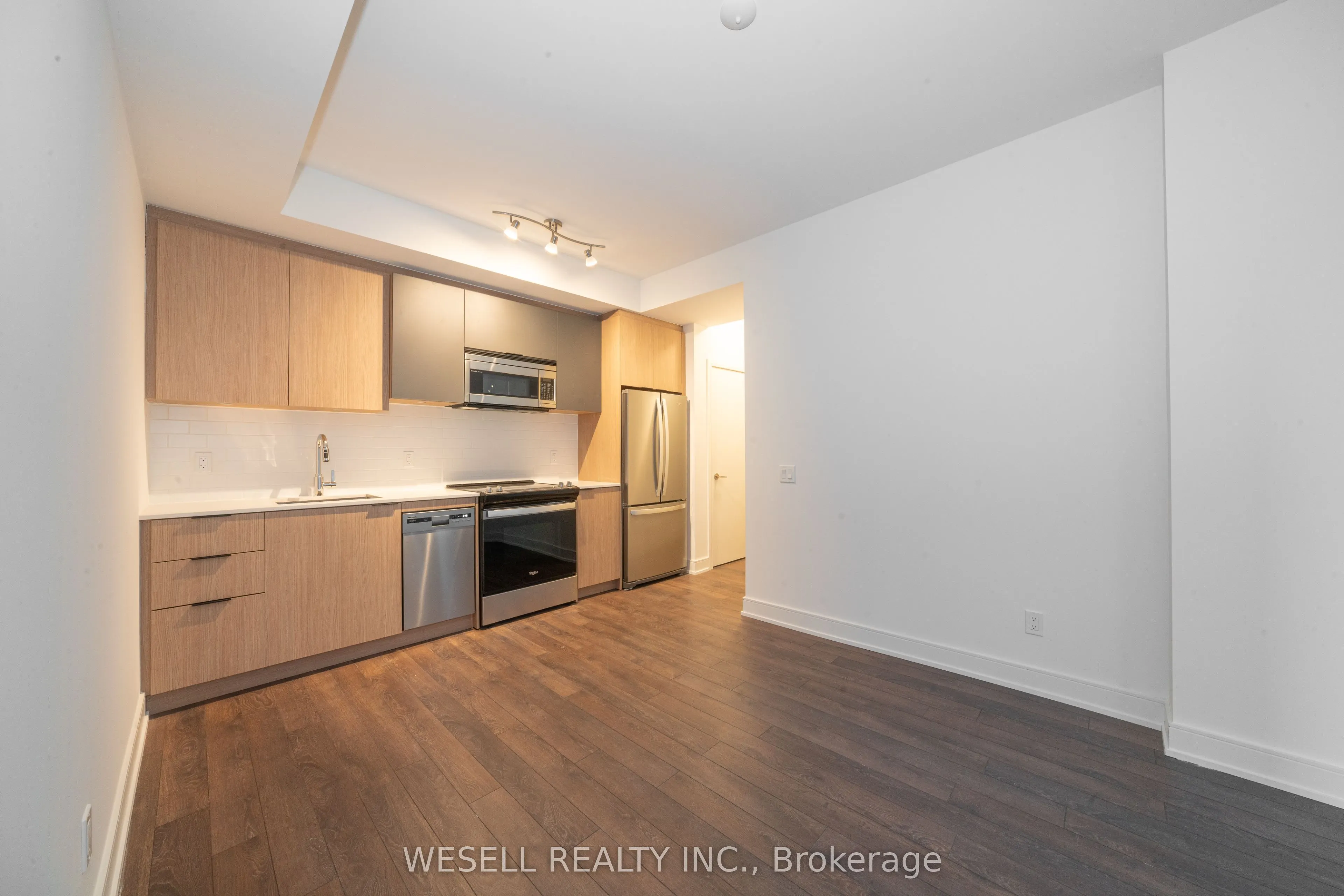 1350 Ellesmere Road, #327