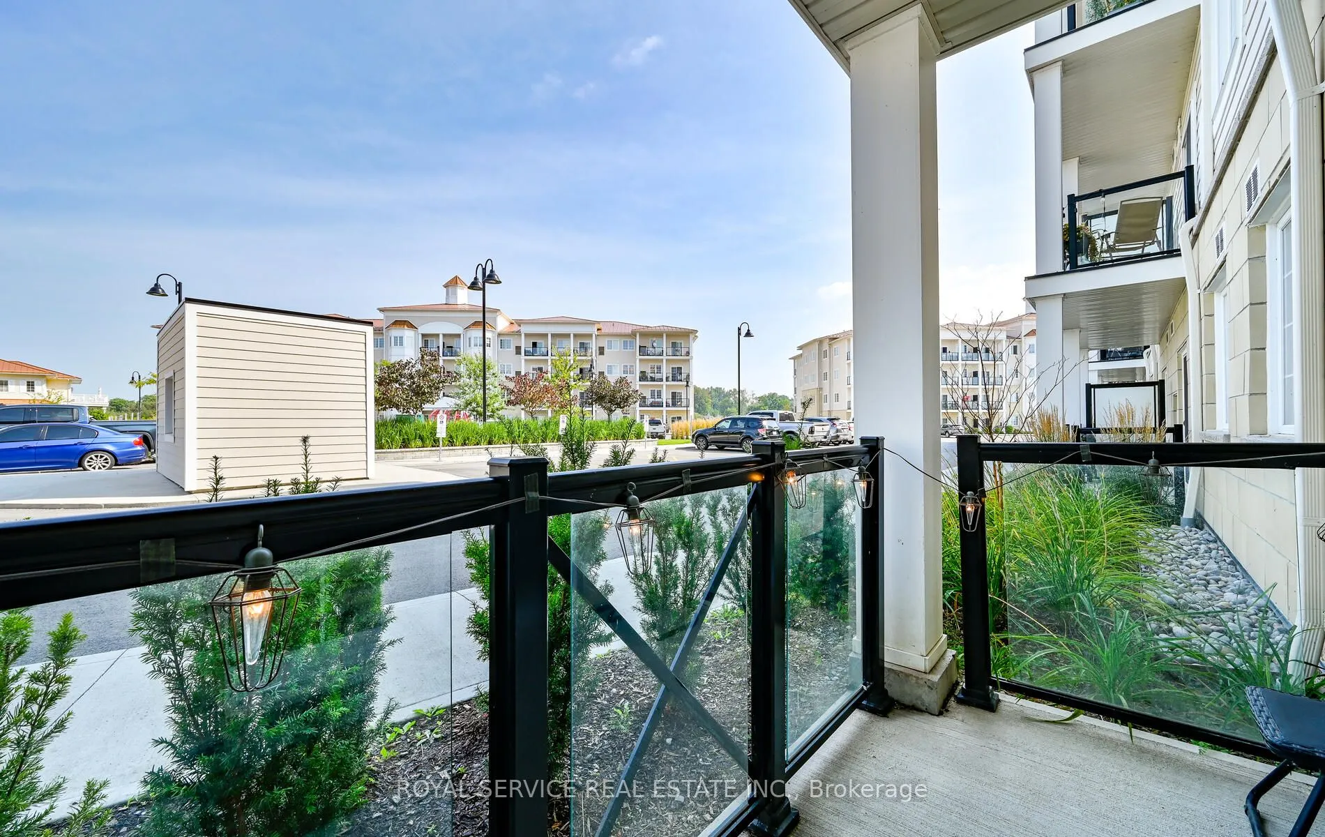 50 Lakebreeze Drive, #127