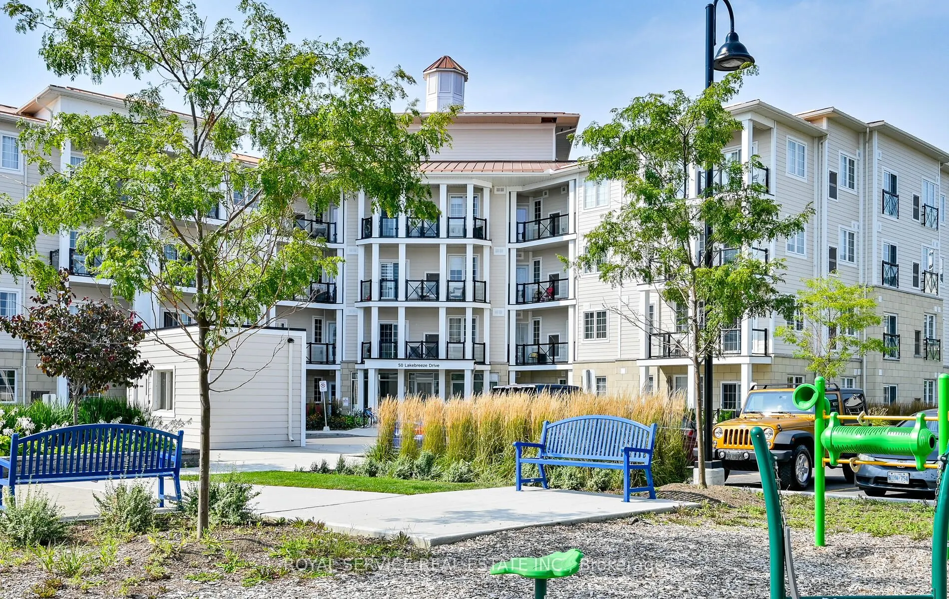 50 Lakebreeze Drive, #127