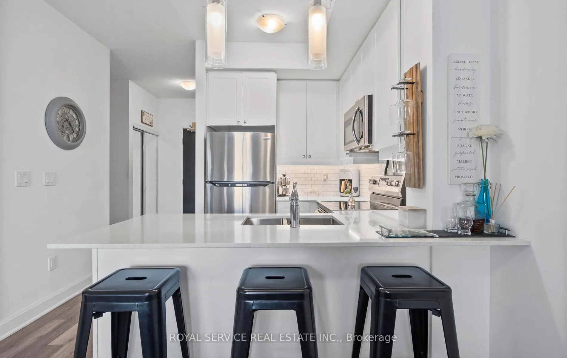 50 Lakebreeze Drive, #127