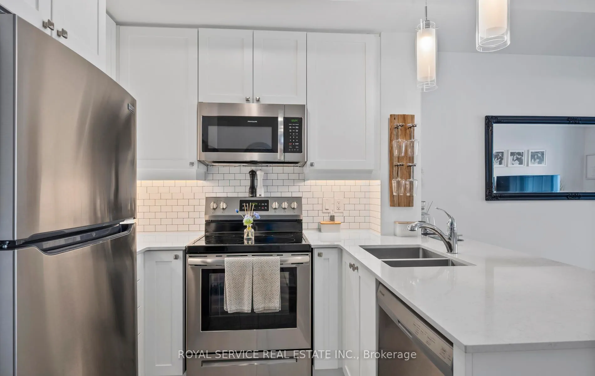 50 Lakebreeze Drive, #127