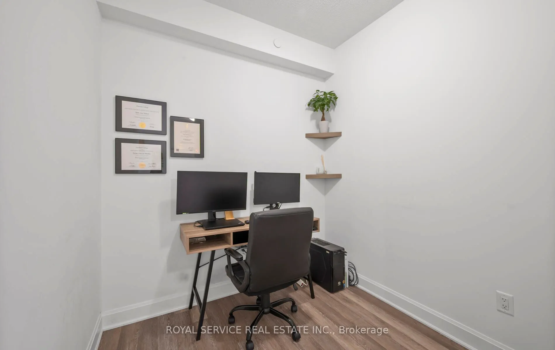 50 Lakebreeze Drive, #127