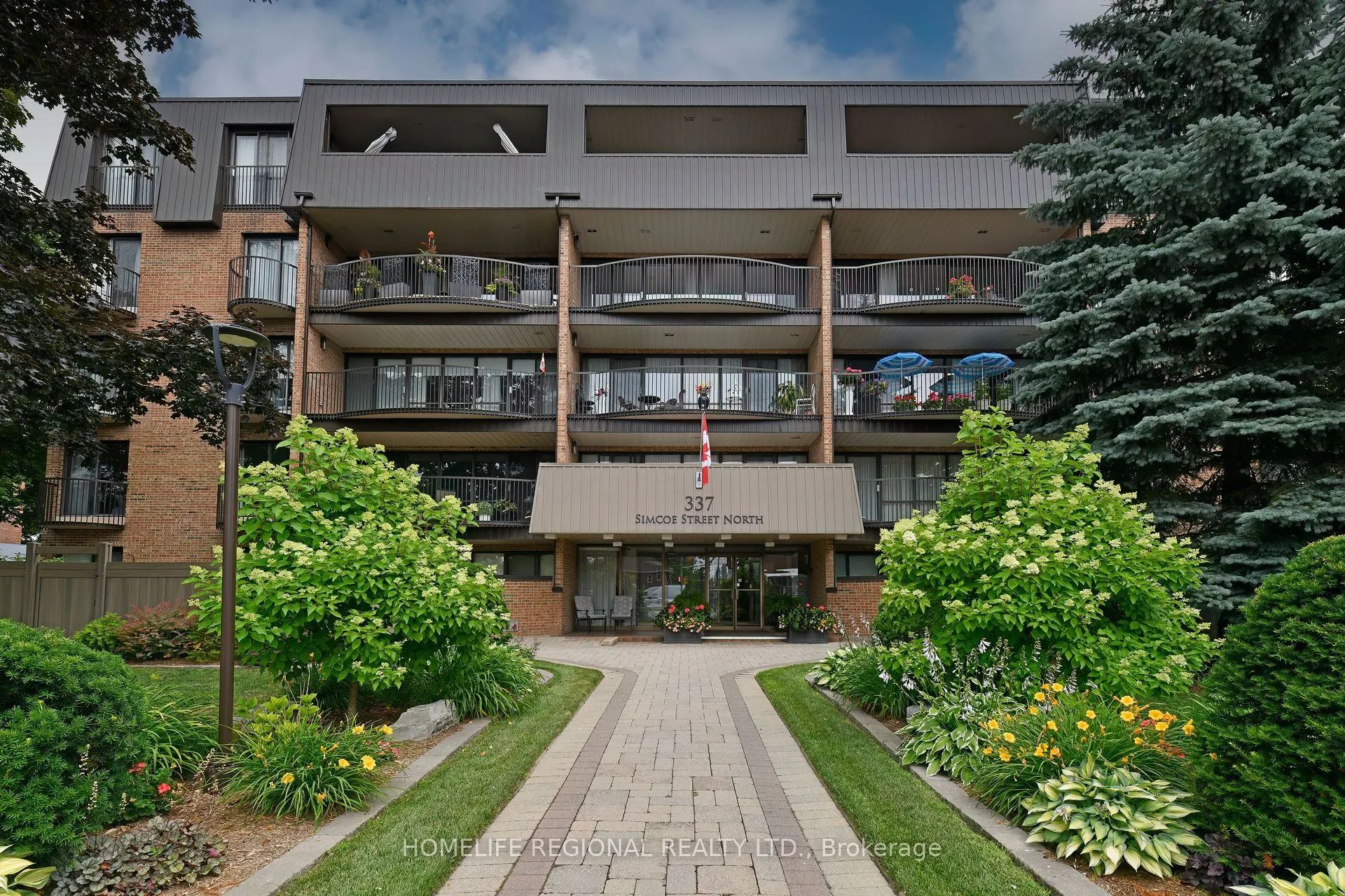 337 Simcoe Street N, #306