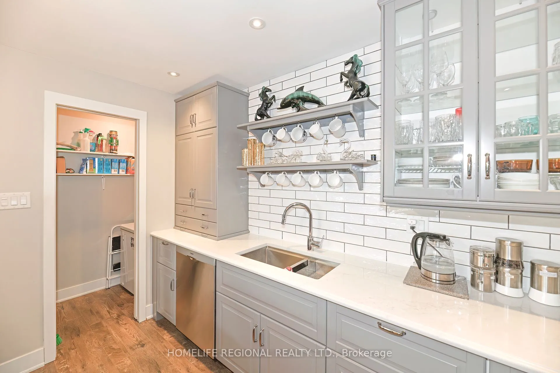337 Simcoe Street N, #306