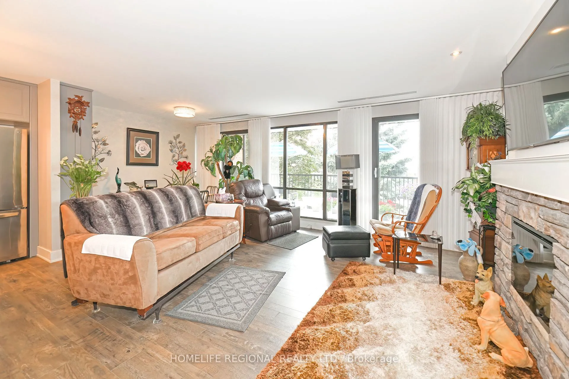 337 Simcoe Street N, #306