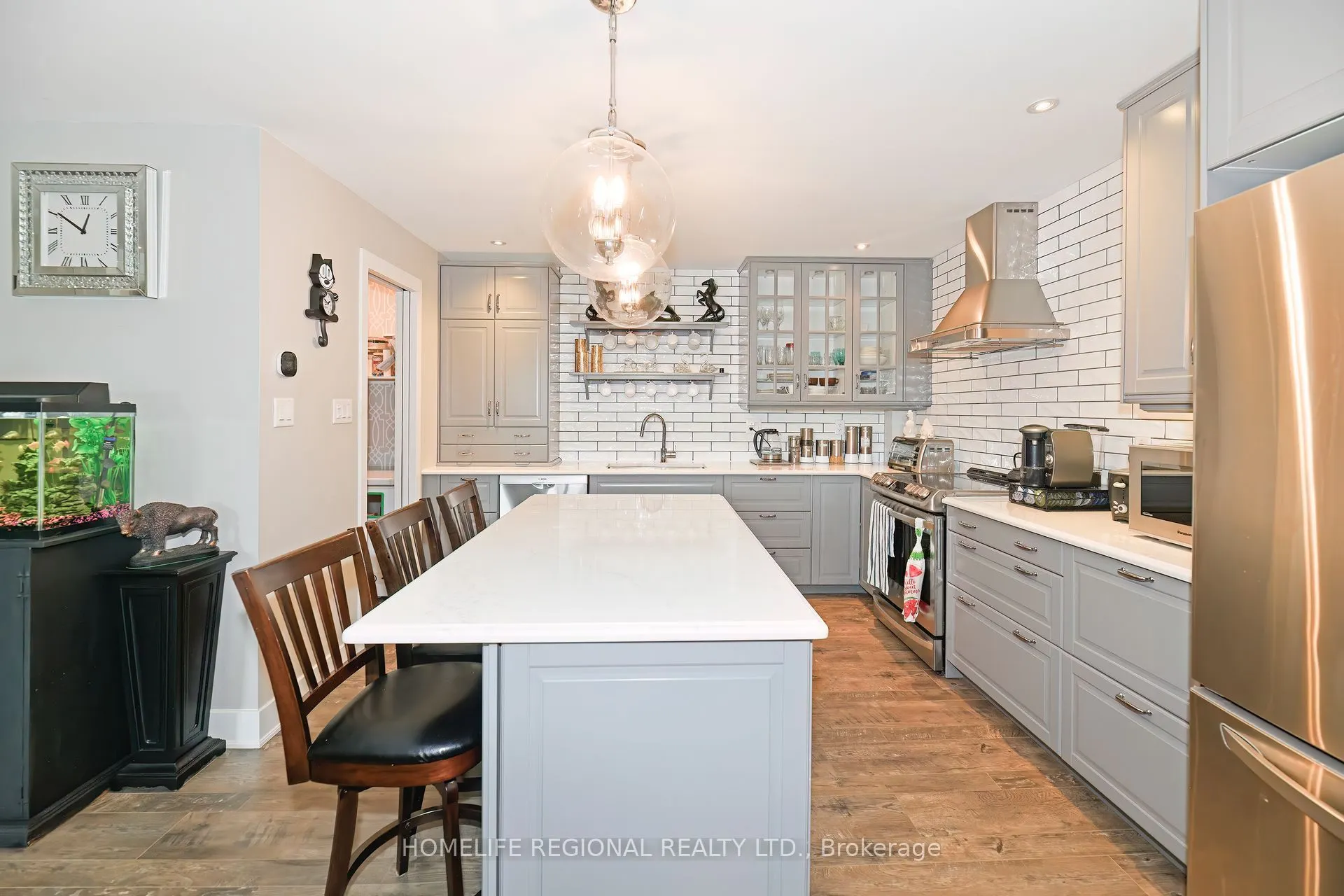 337 Simcoe Street N, #306
