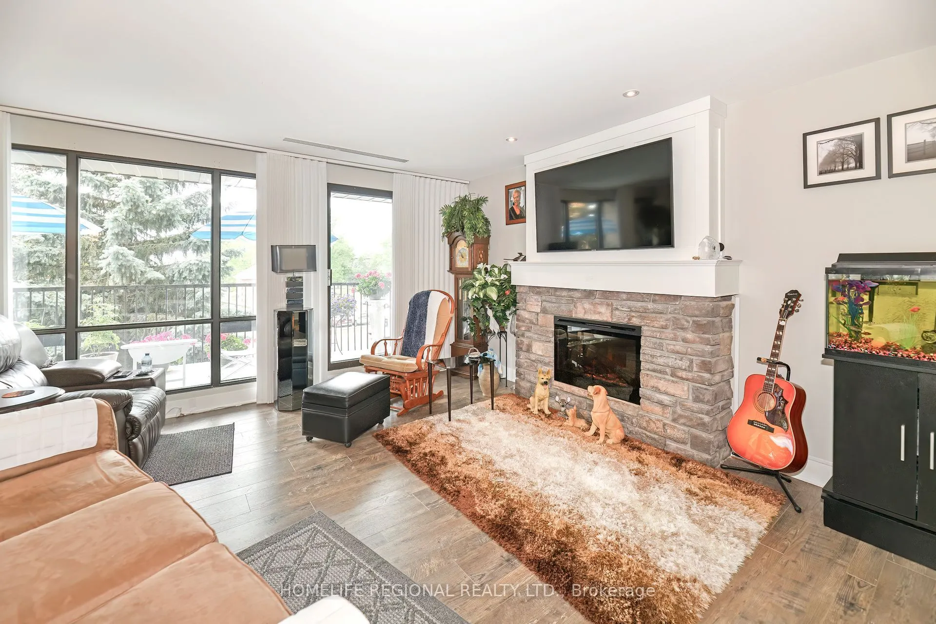 337 Simcoe Street N, #306
