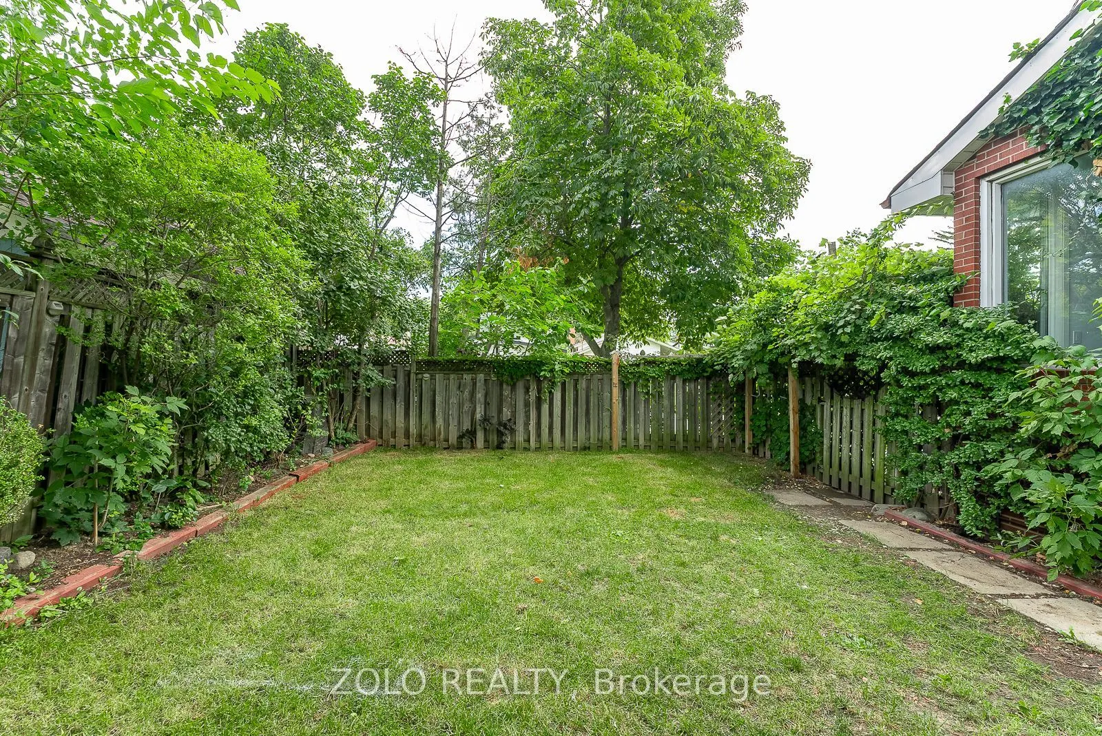24 Panmure Crescent E