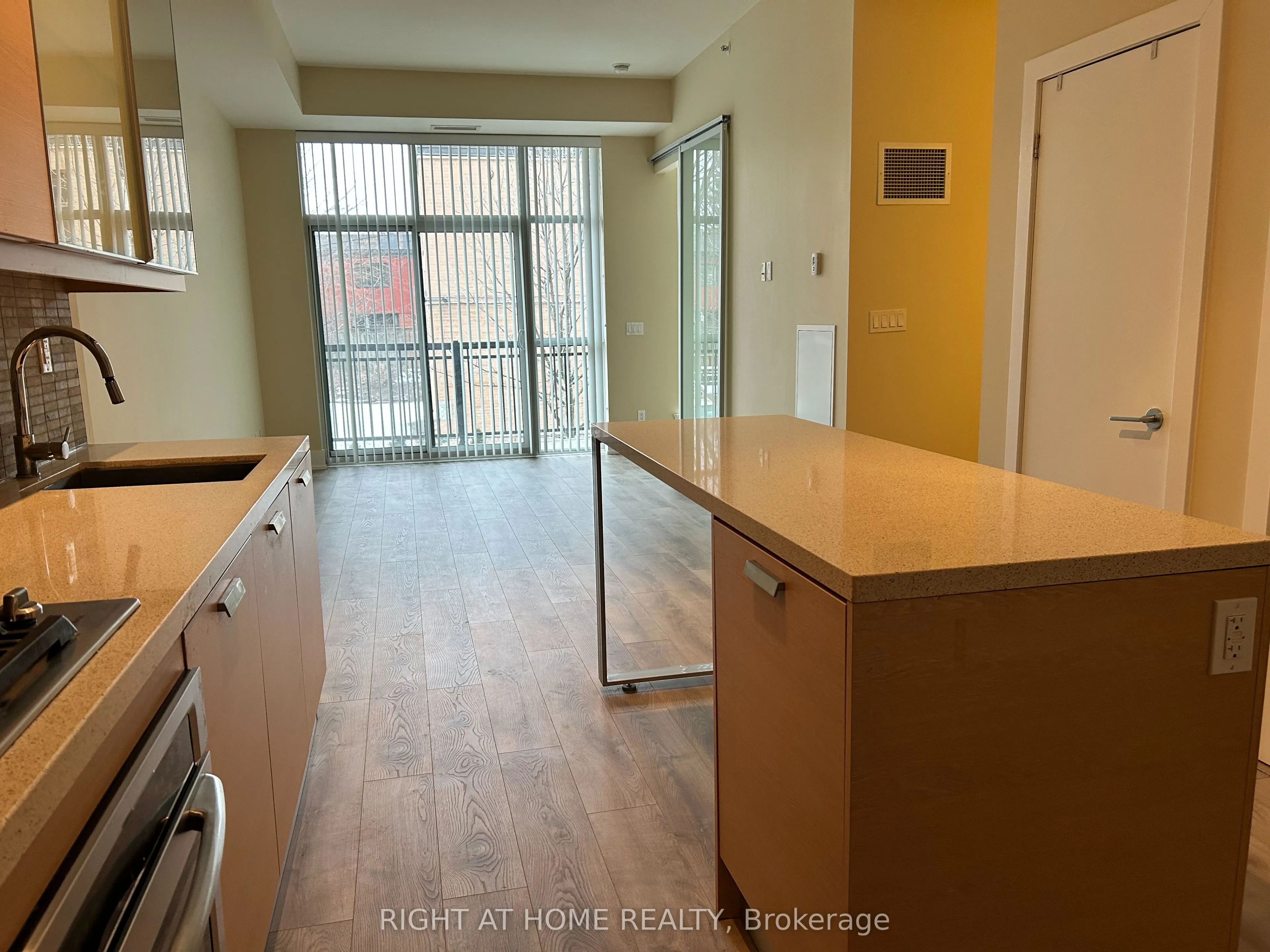 66 Kippendavie Avenue, #217