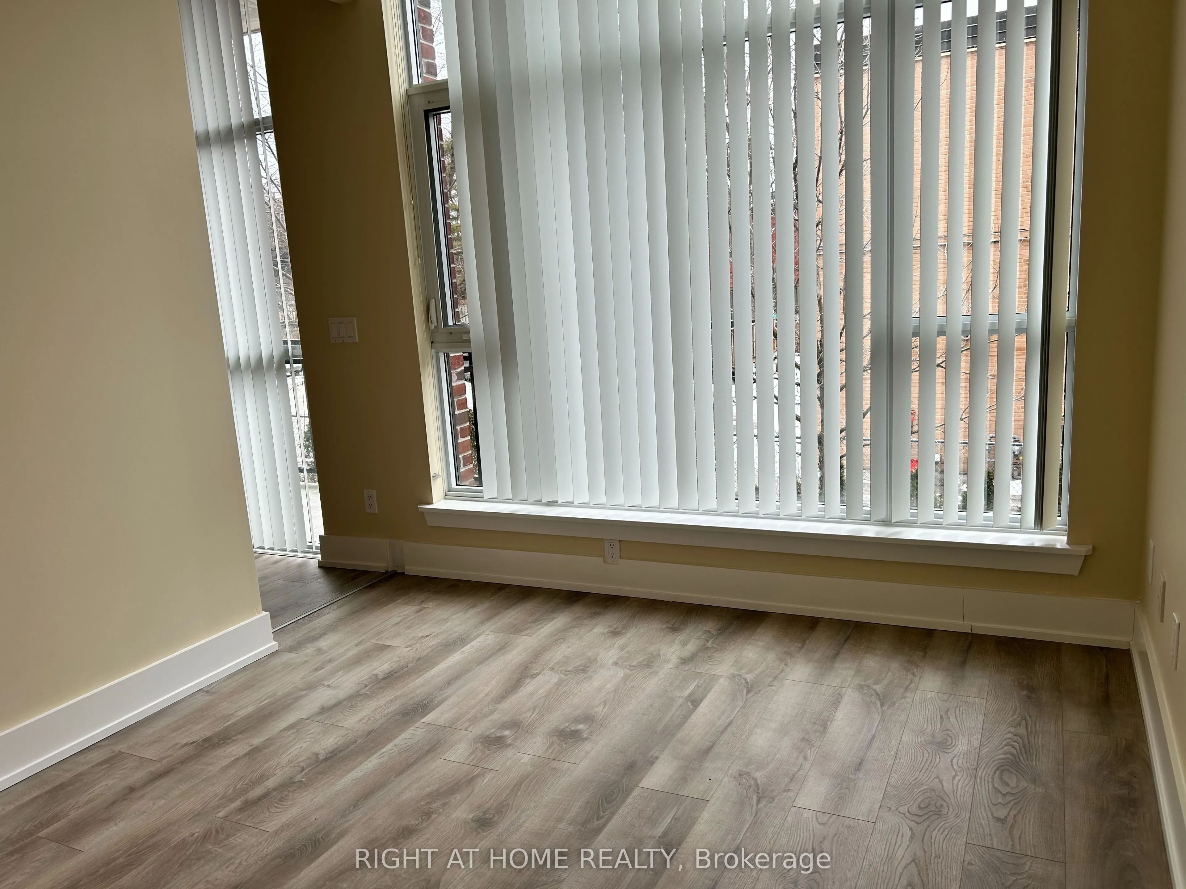 66 Kippendavie Avenue, #217