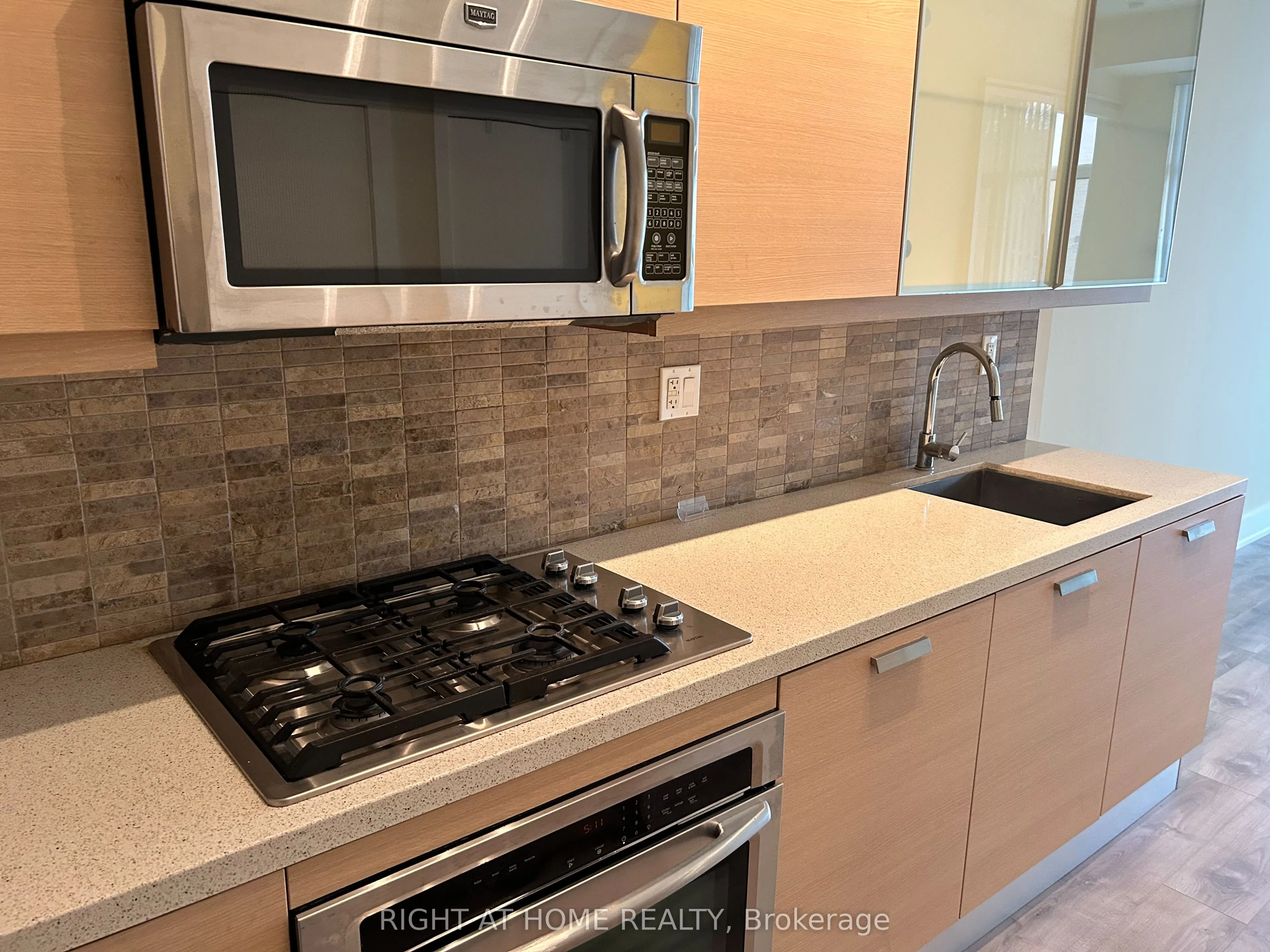 66 Kippendavie Avenue, #217