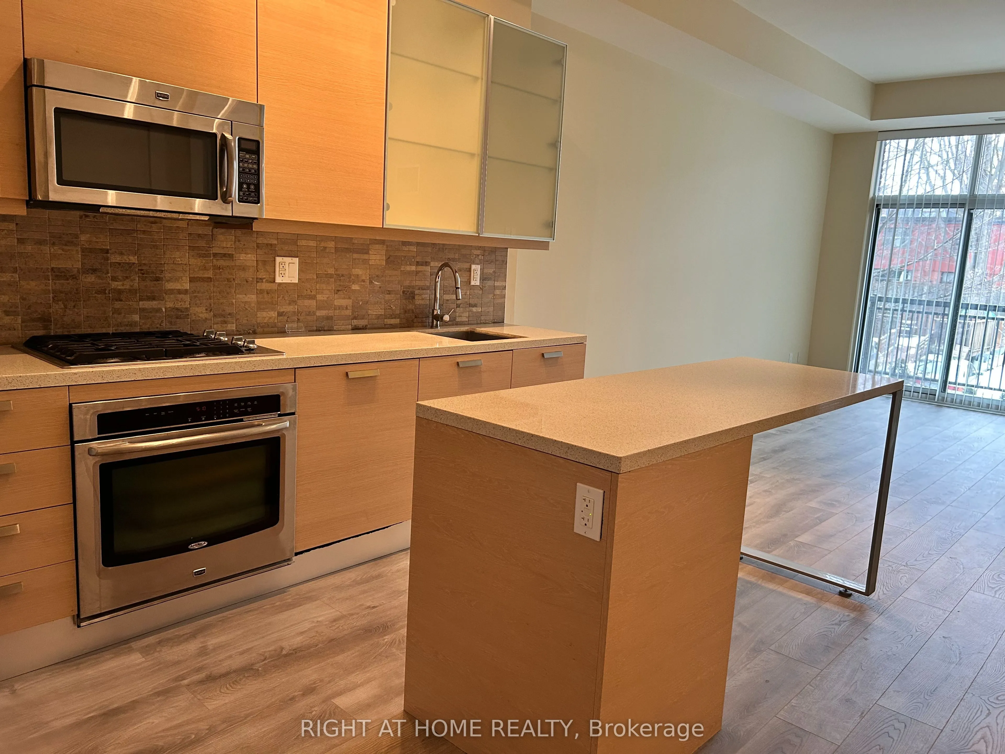 66 Kippendavie Avenue, #217