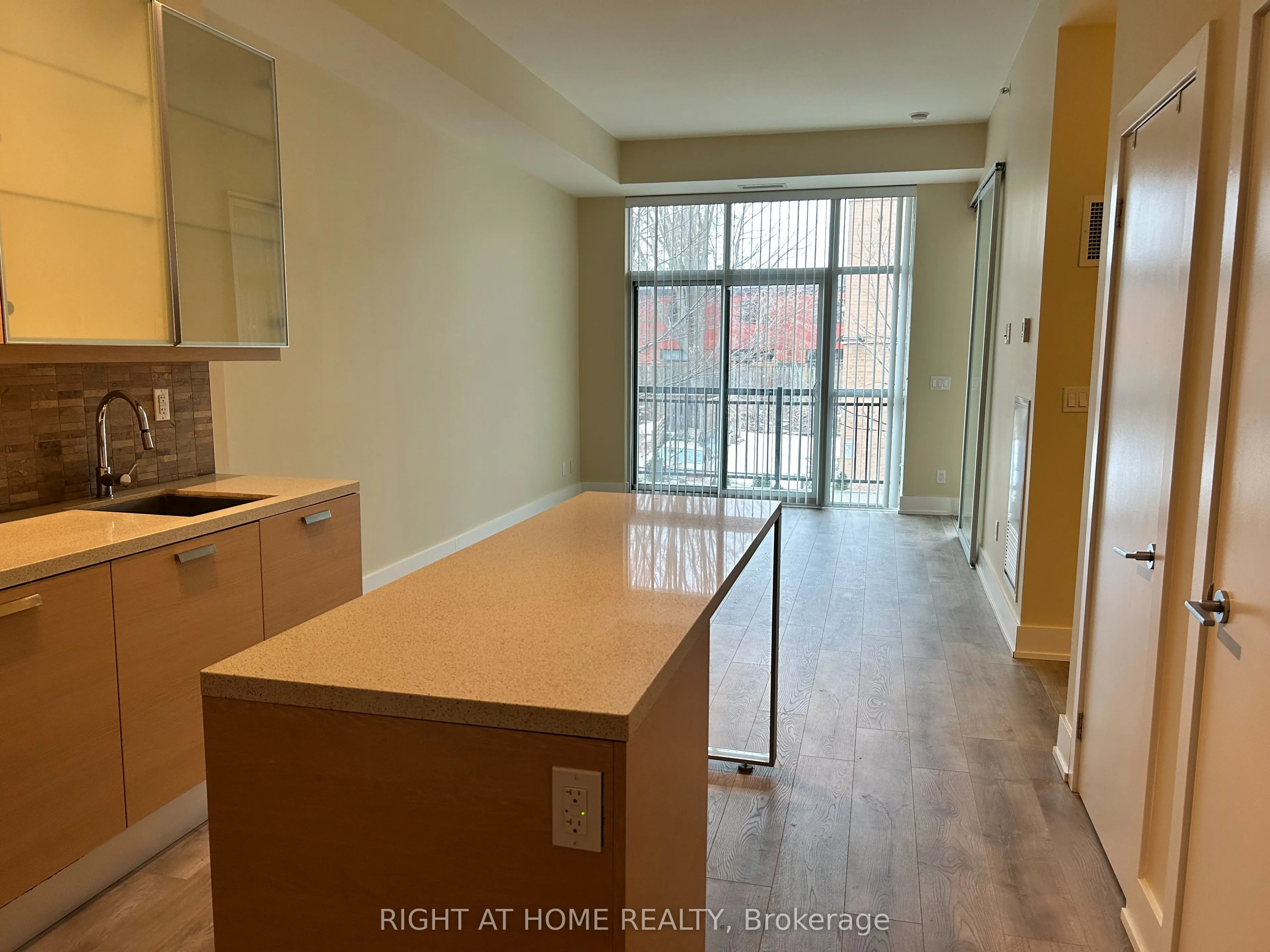 66 Kippendavie Avenue, #217