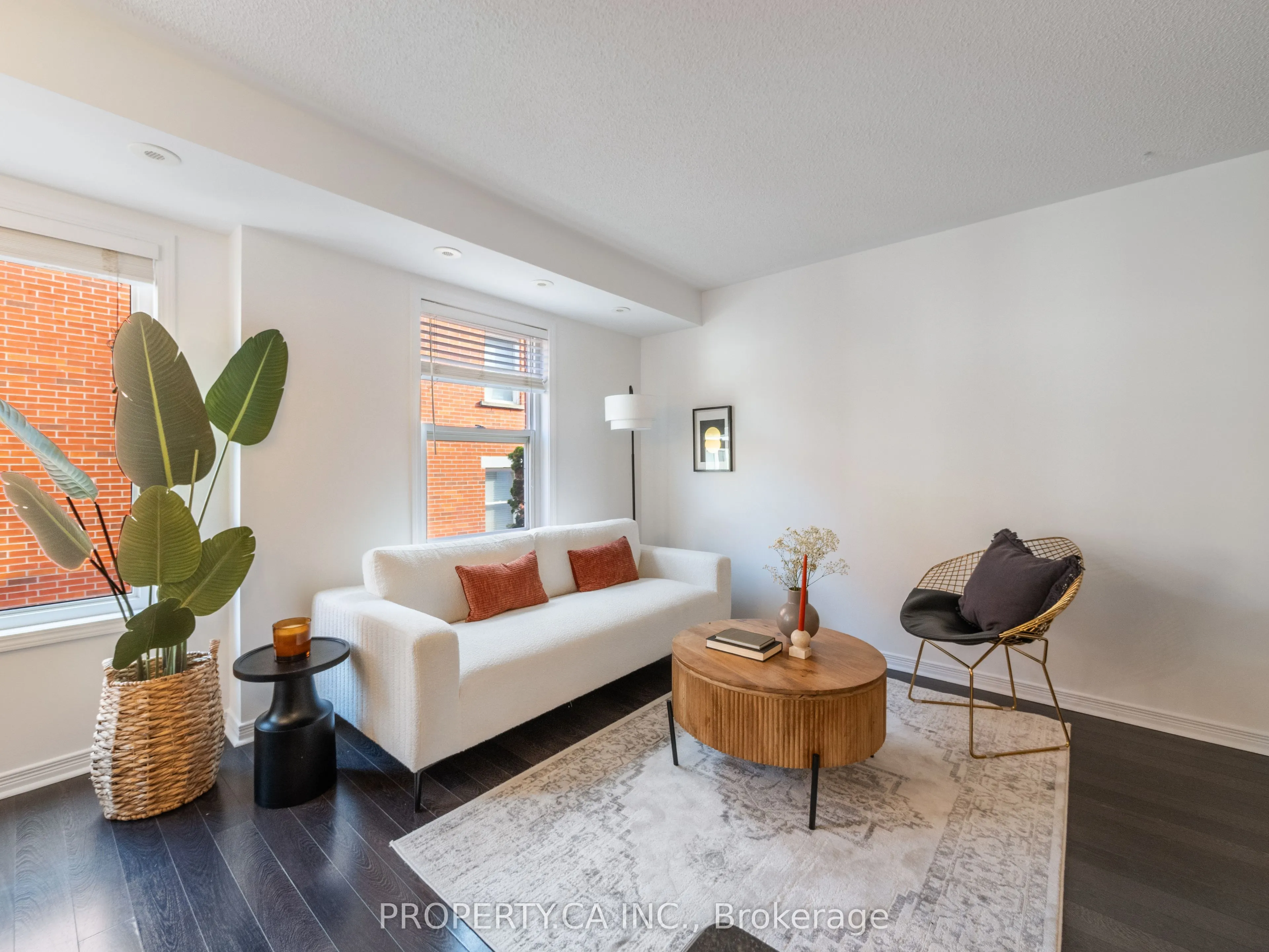 819 Dundas Street E, #4