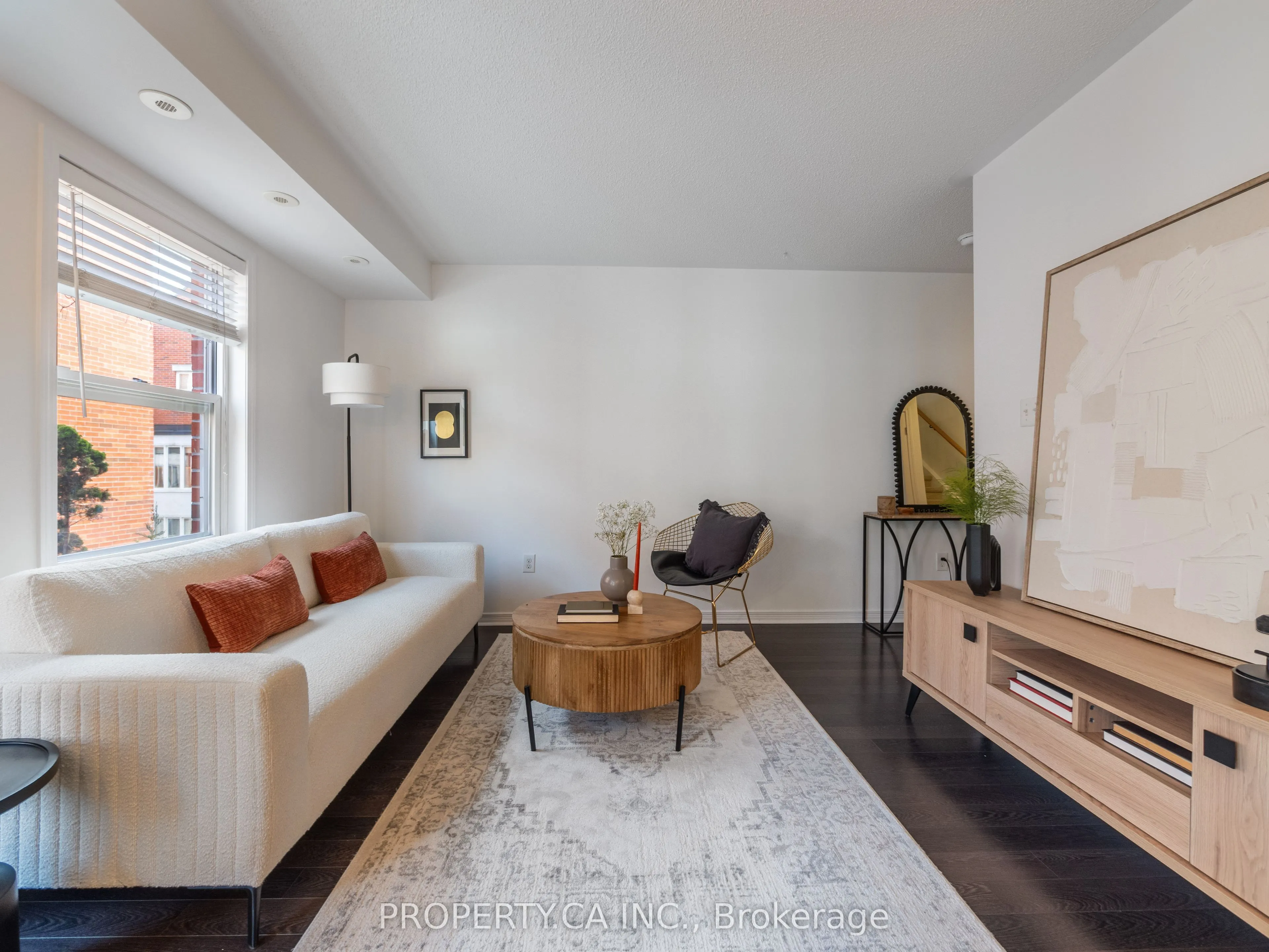 819 Dundas Street E, #4