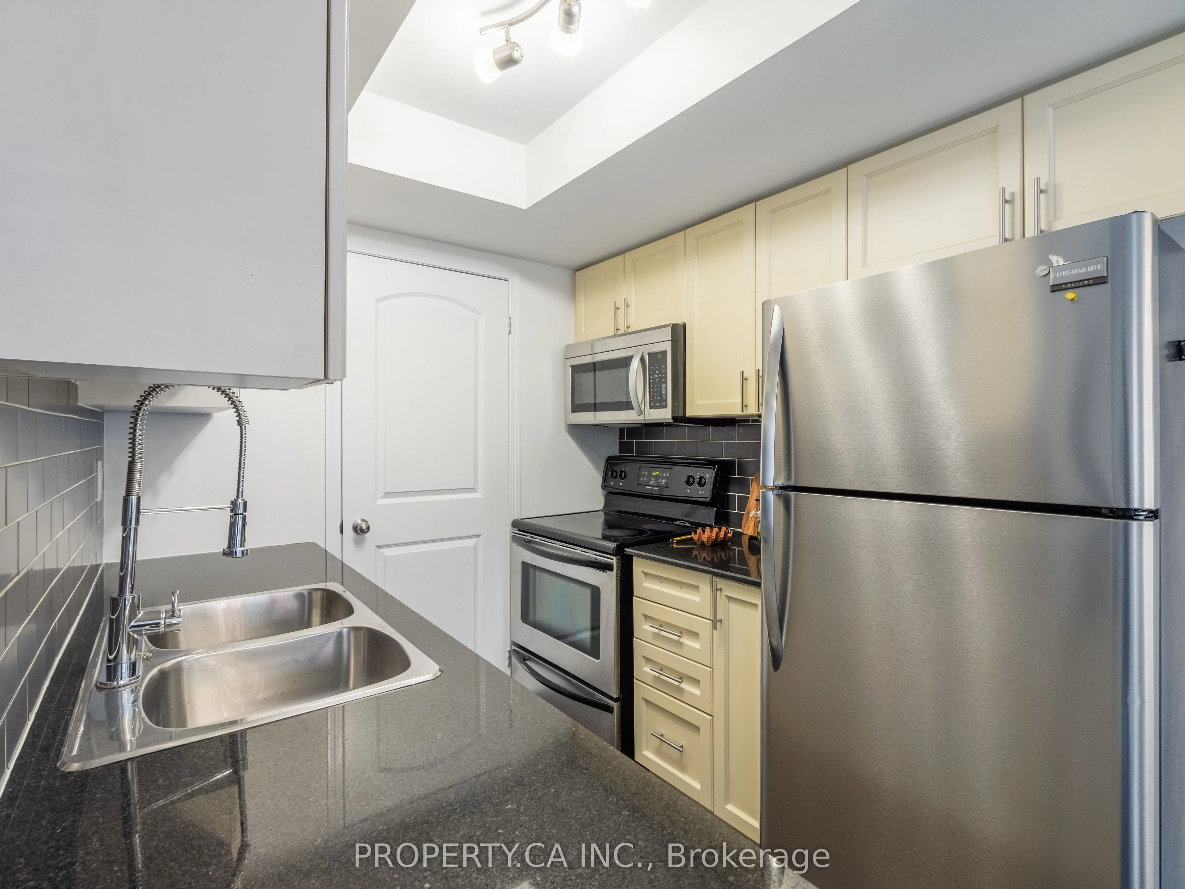 819 Dundas Street E, #4