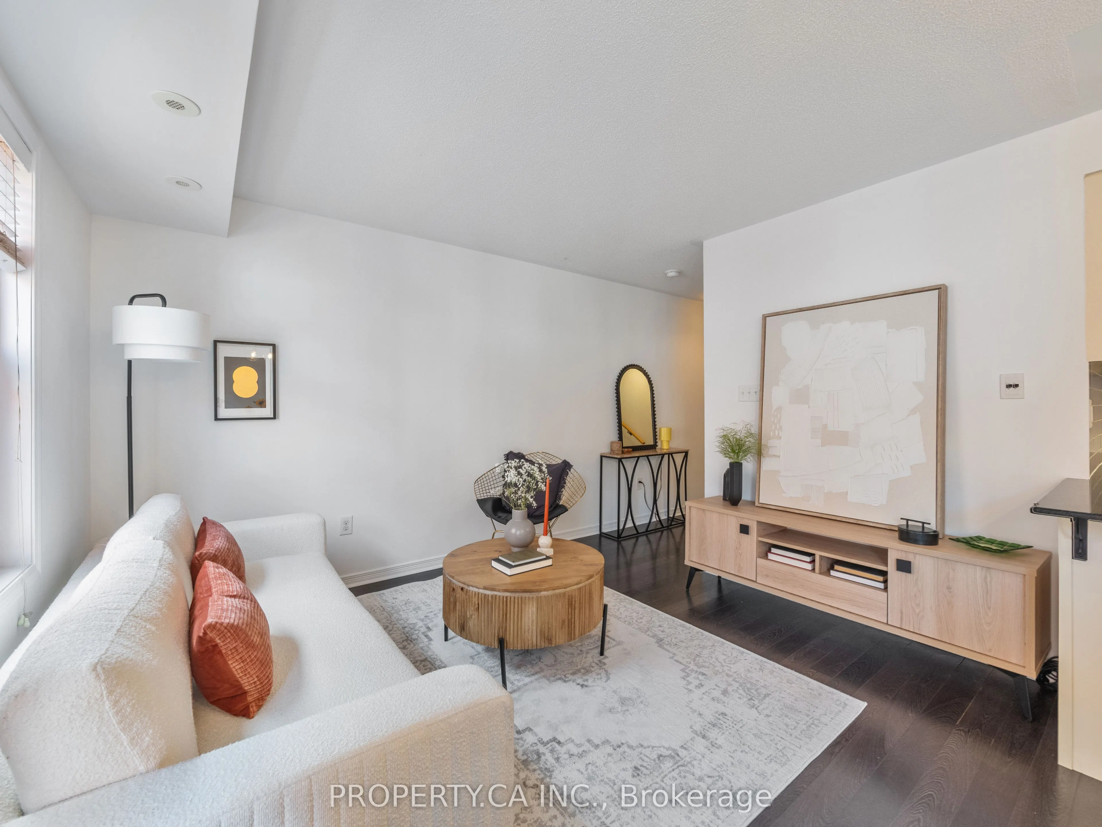 819 Dundas Street E, #4