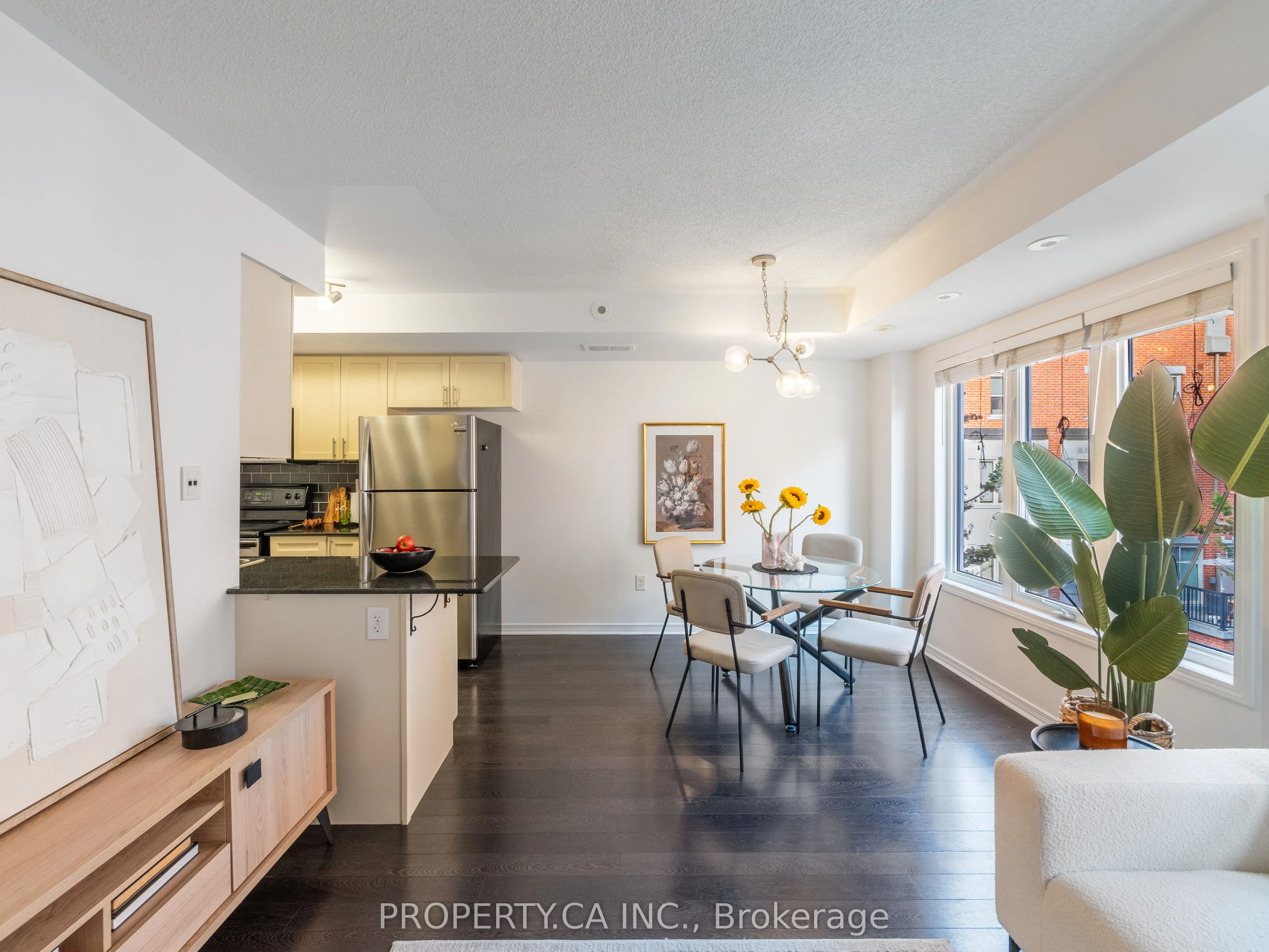 819 Dundas Street E, #4