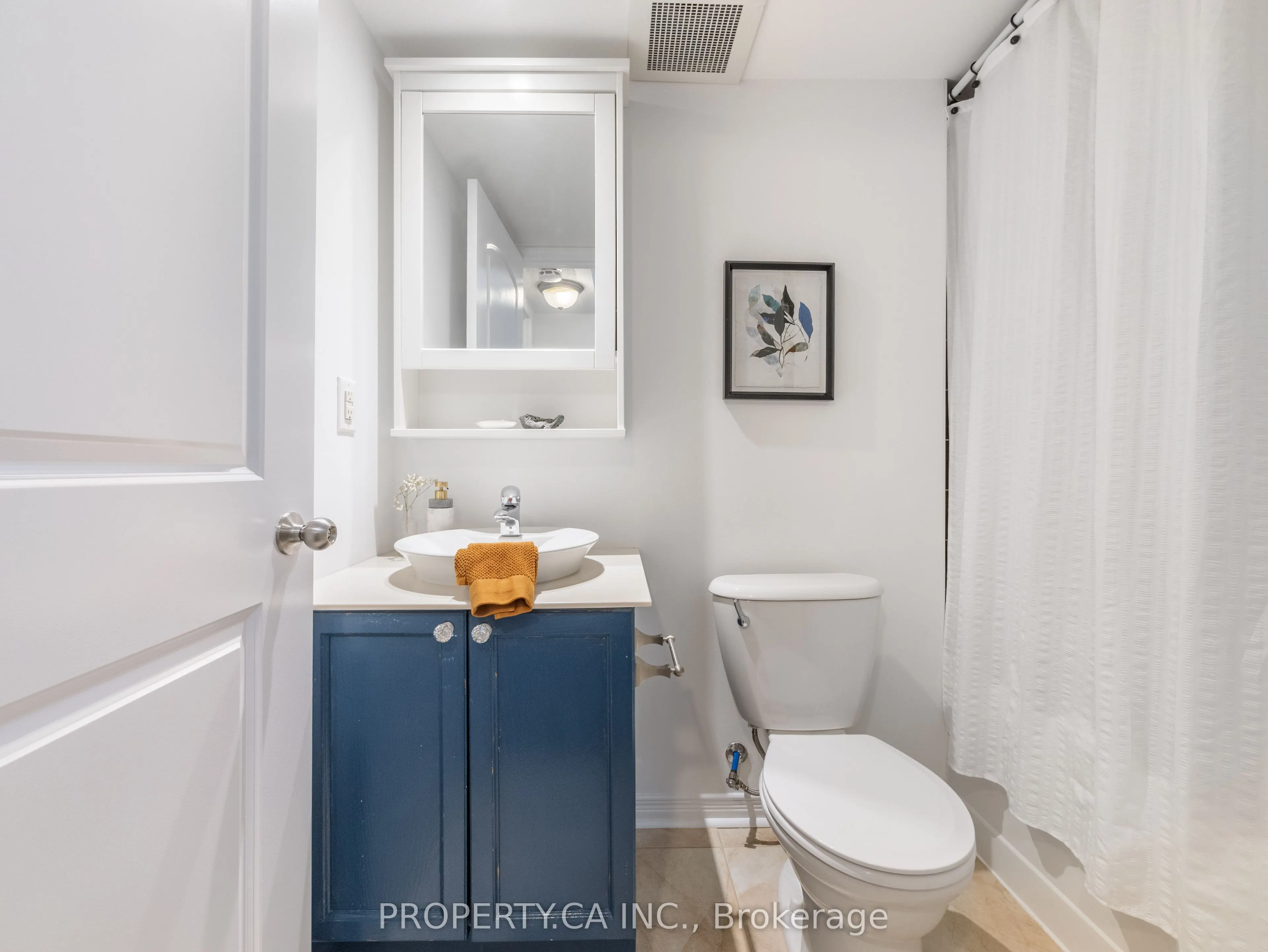 819 Dundas Street E, #4