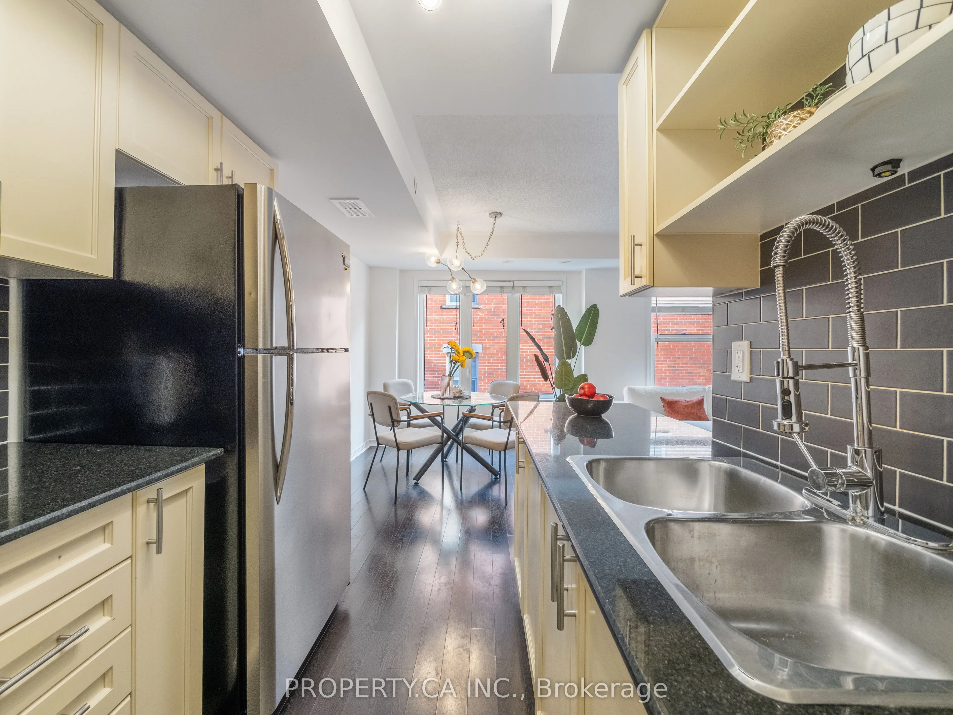 819 Dundas Street E, #4