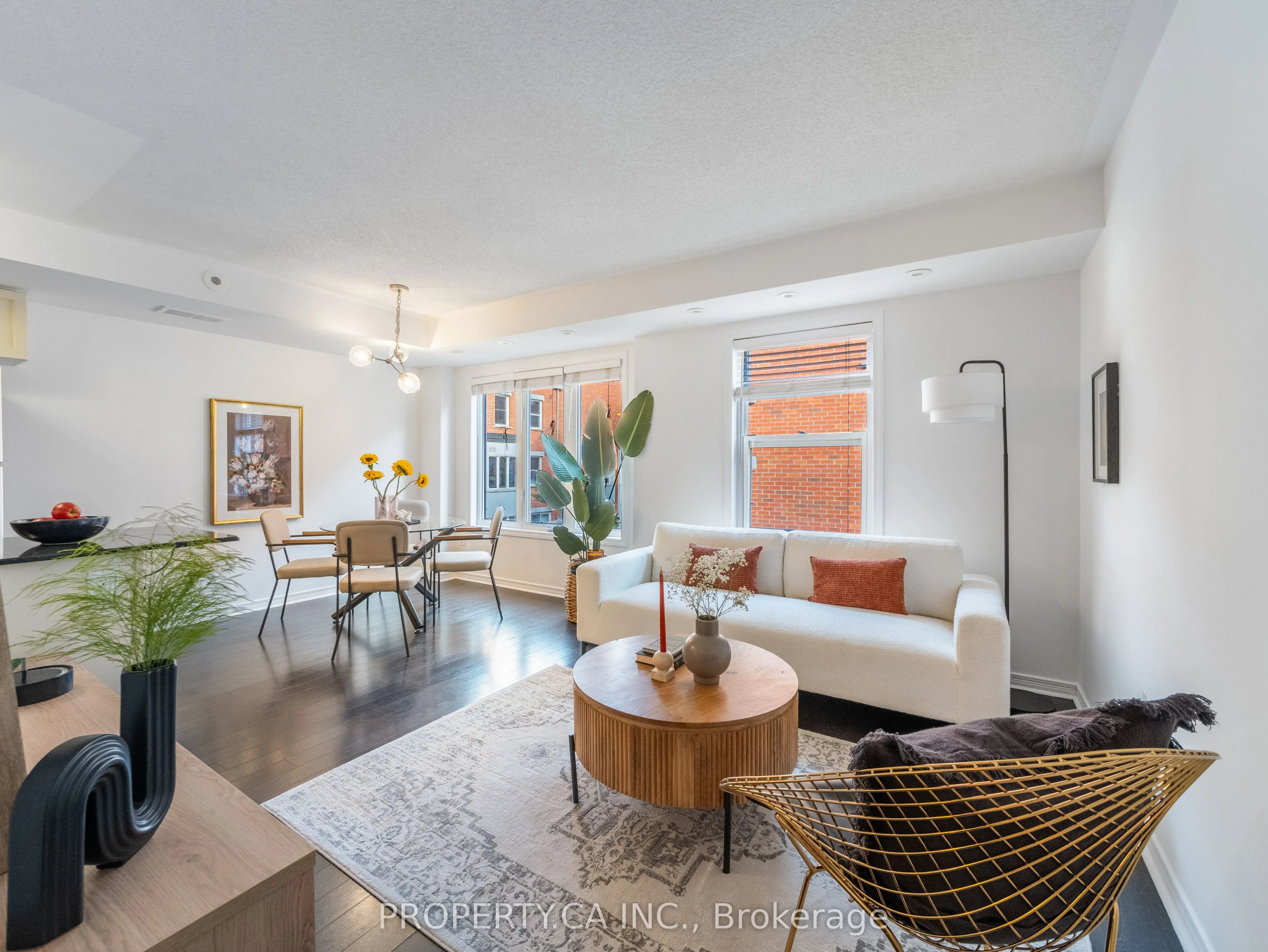 819 Dundas Street E, #4