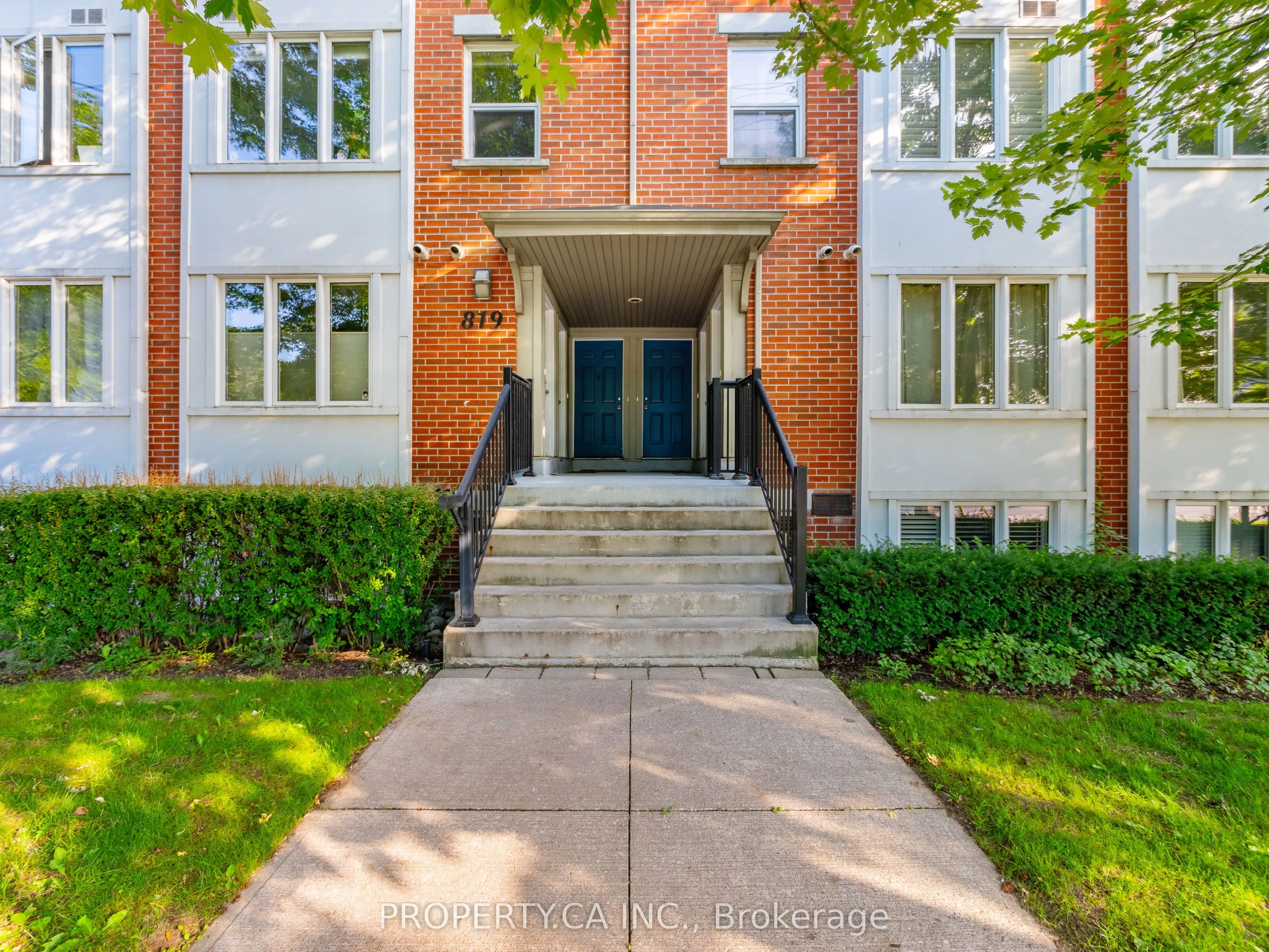 819 Dundas Street E, #4