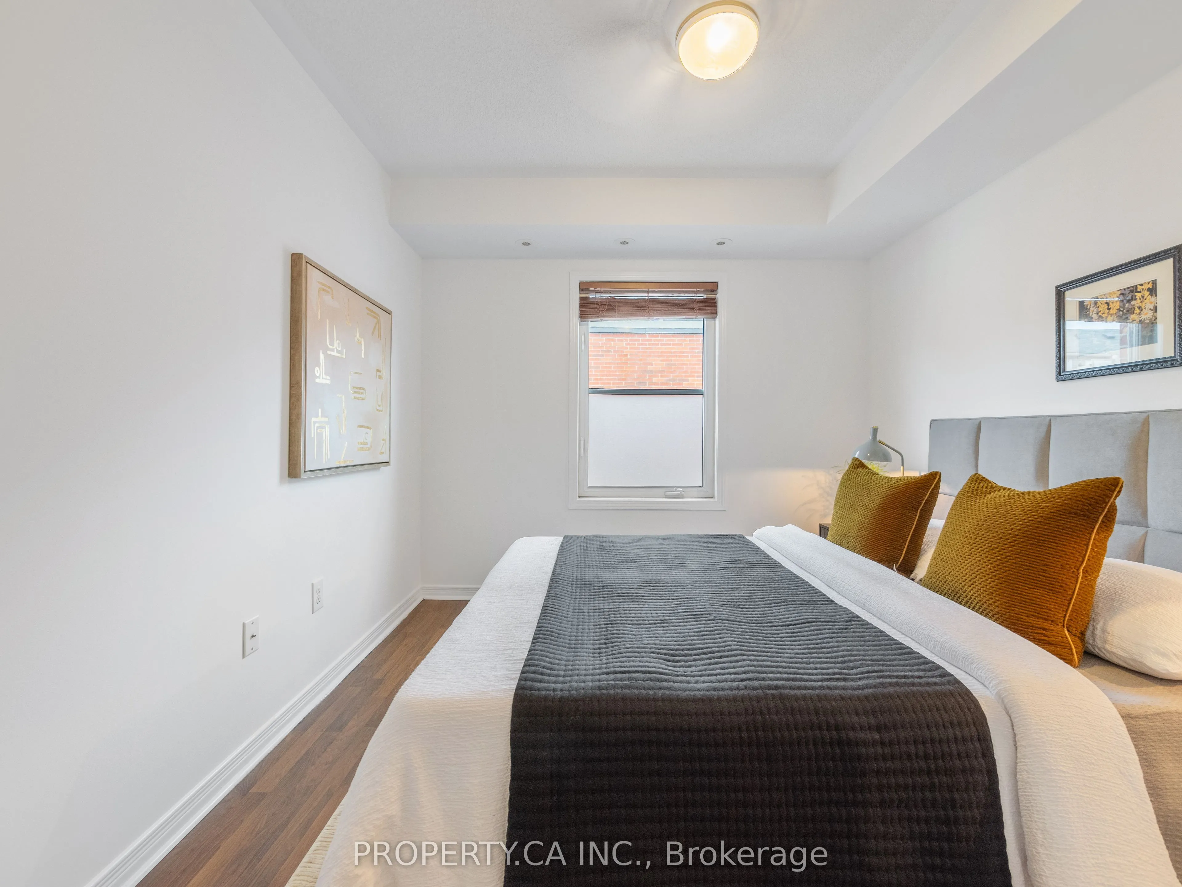 819 Dundas Street E, #4