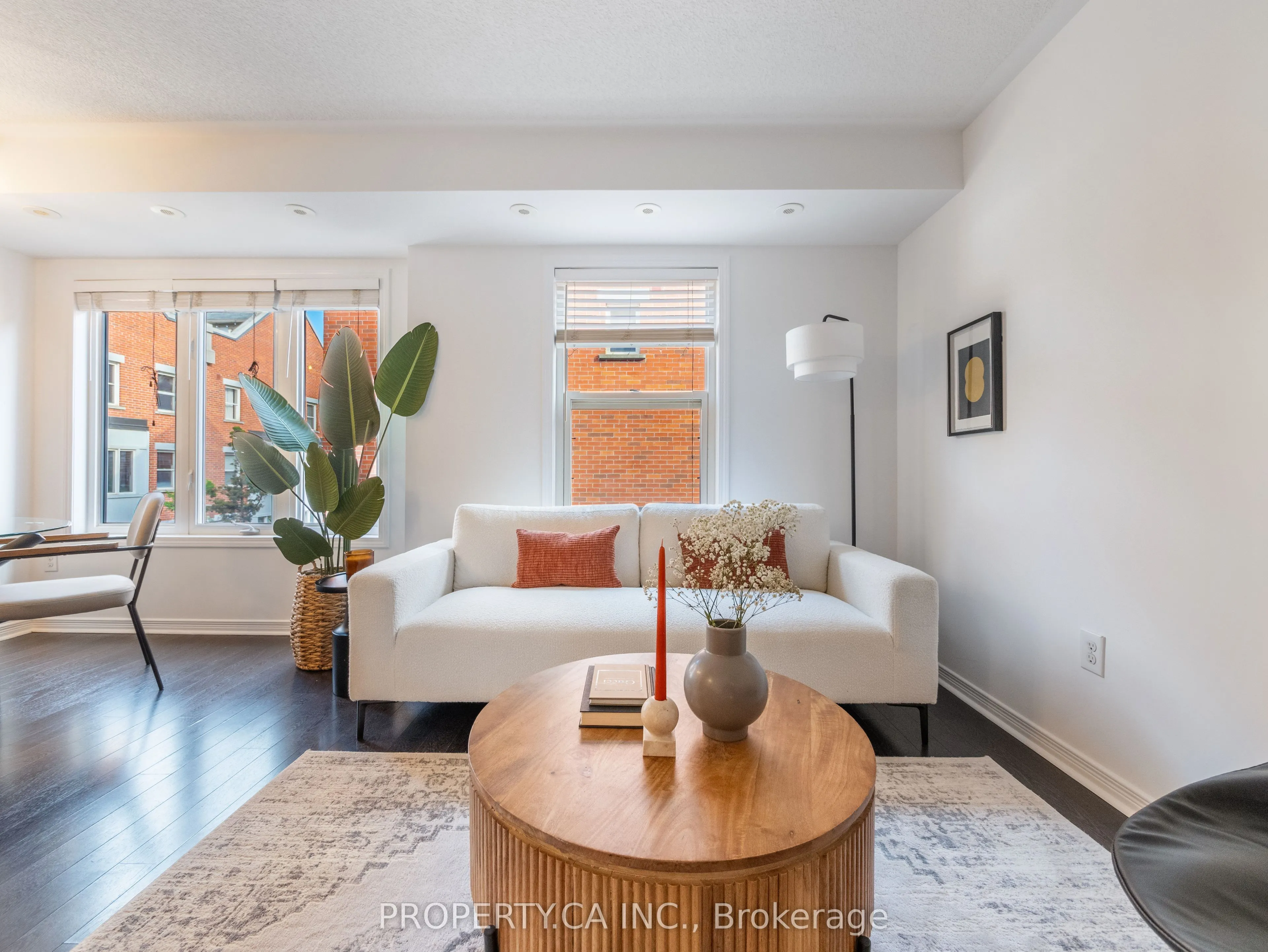 819 Dundas Street E, #4