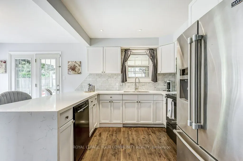 44 Canadian Oaks Drive
