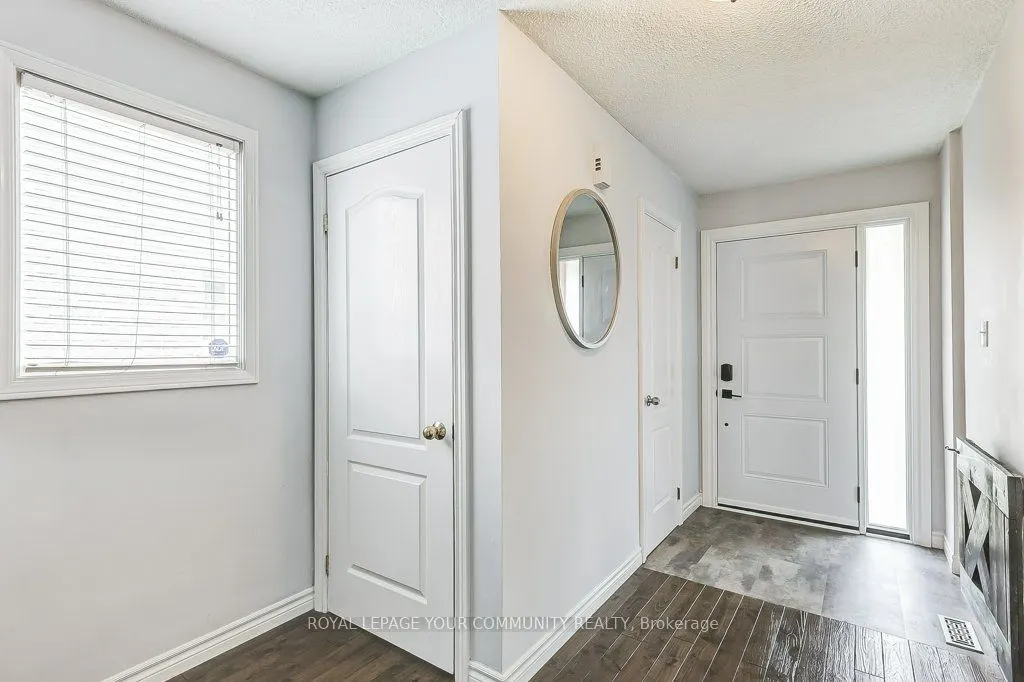 44 Canadian Oaks Drive