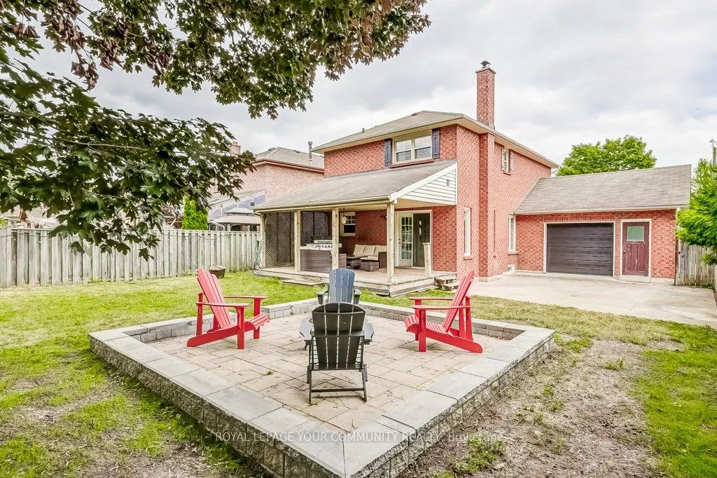 44 Canadian Oaks Drive