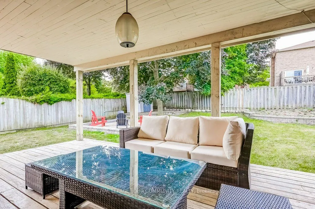 44 Canadian Oaks Drive