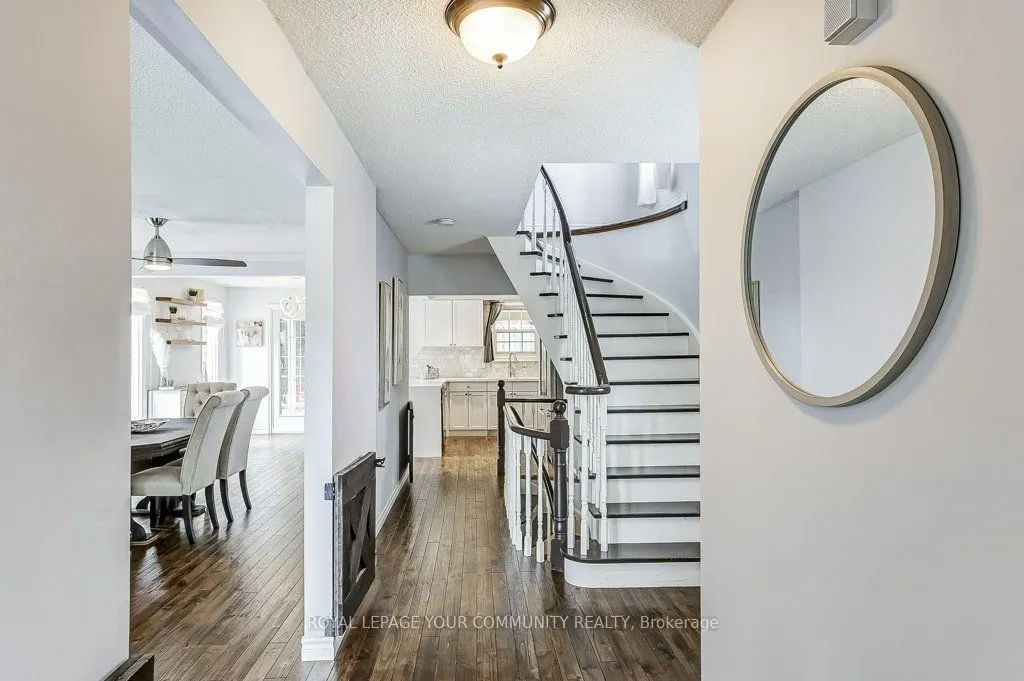 44 Canadian Oaks Drive