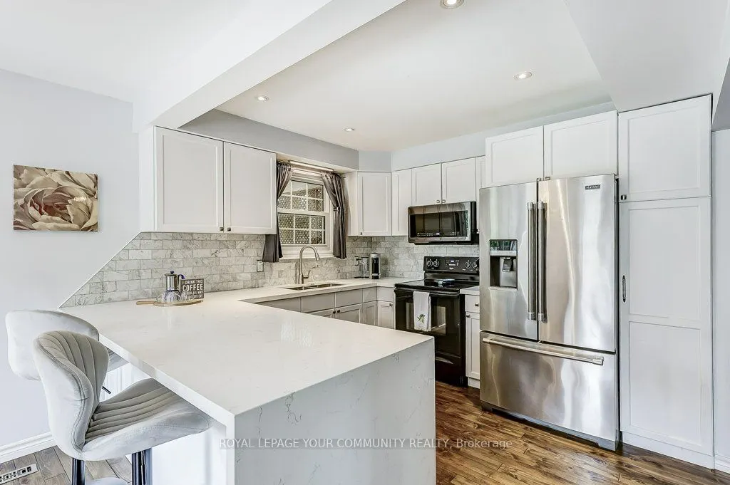 44 Canadian Oaks Drive