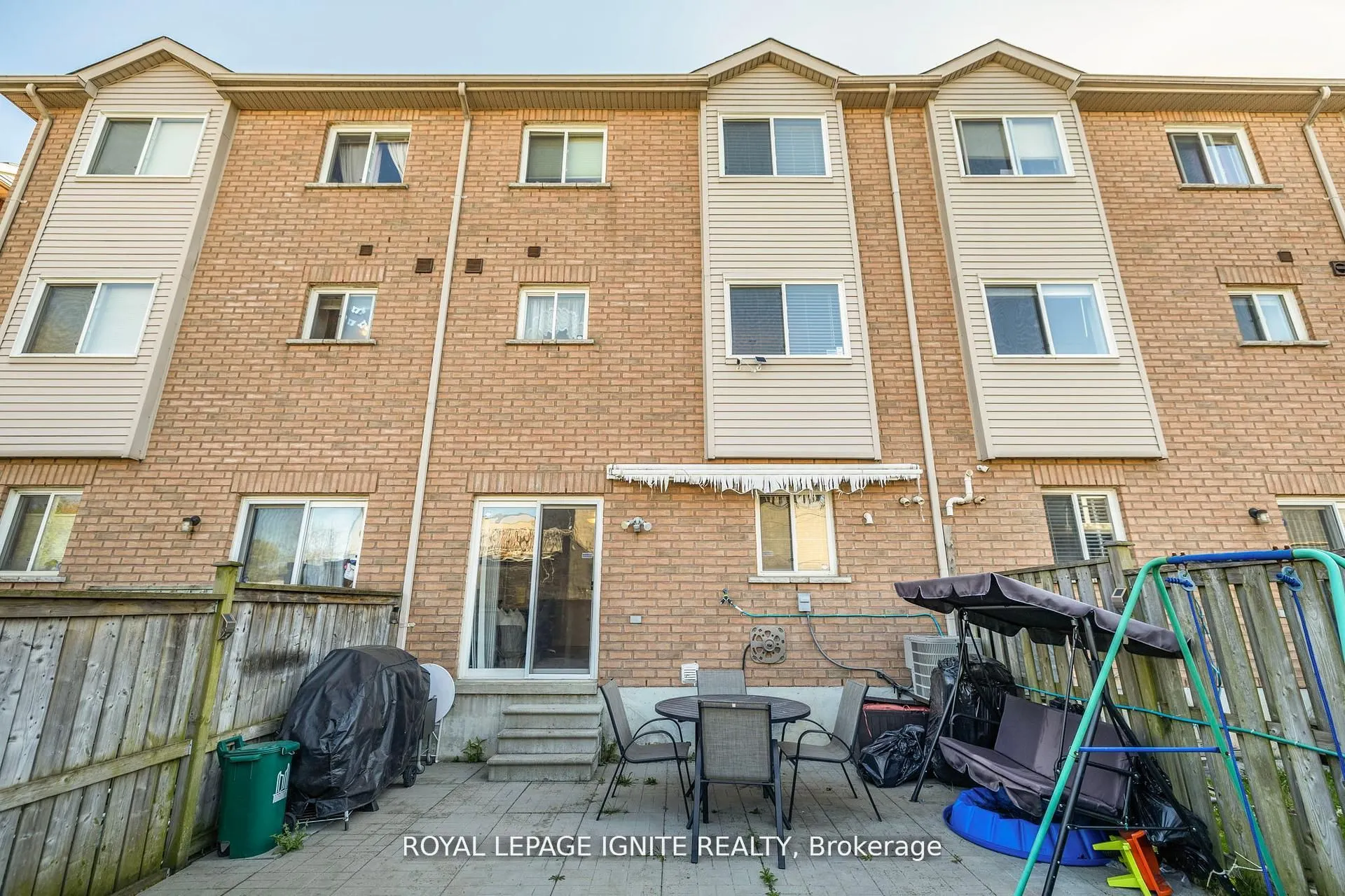 12 Eli Shackleton Court