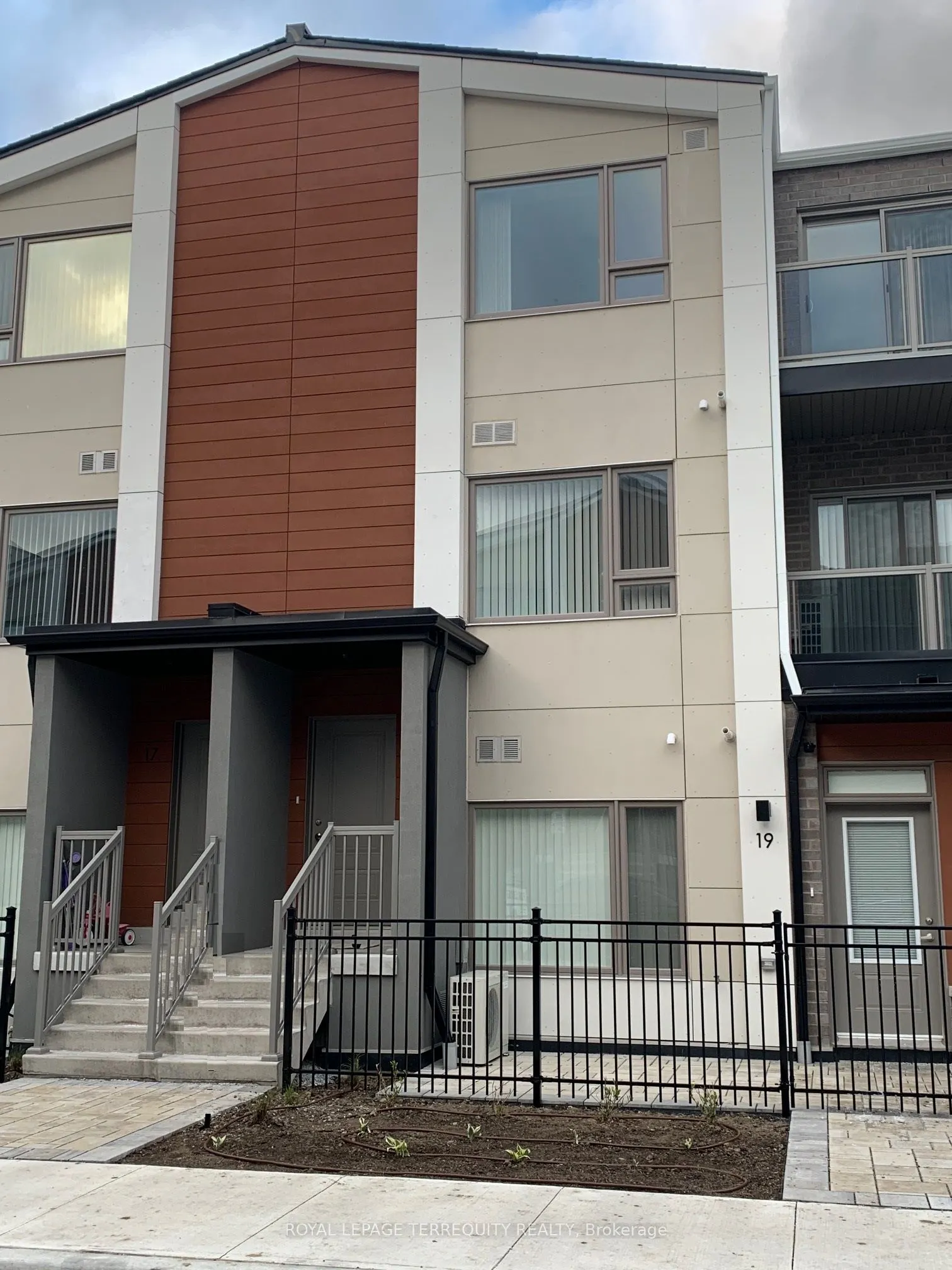 60 Orchid Place Drive, #18